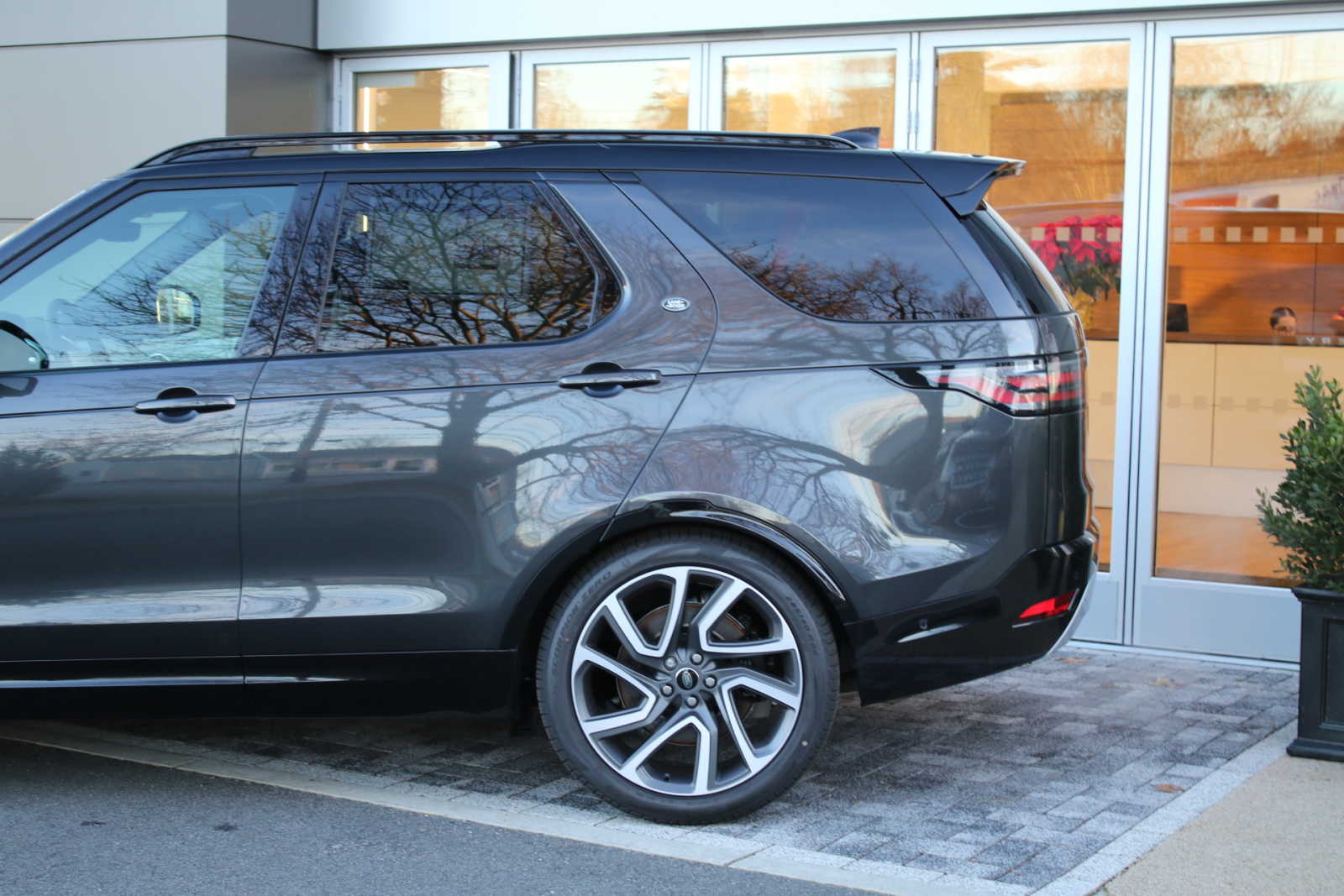 new 2024 Land Rover Discovery car, priced at $88,048