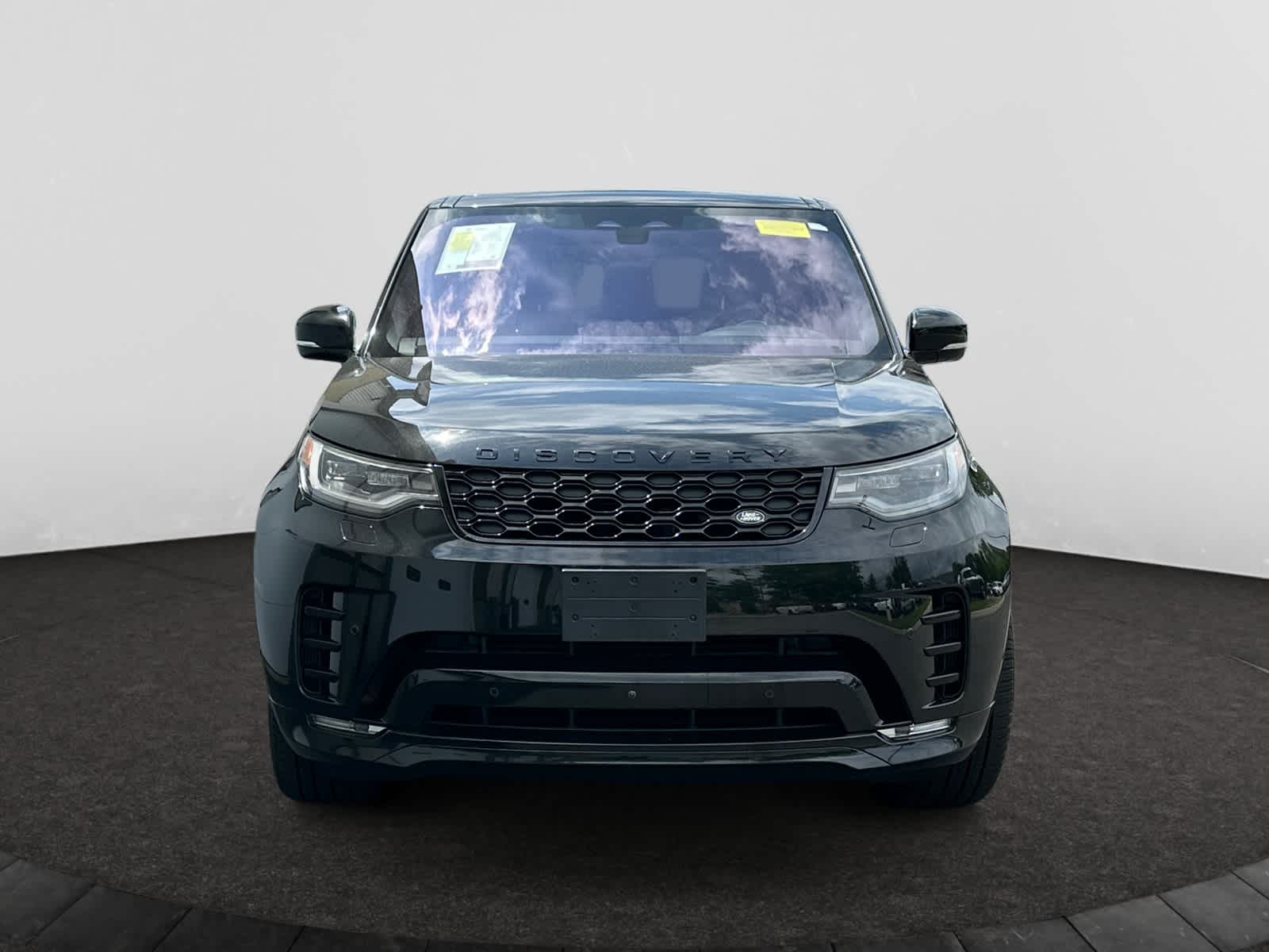 used 2022 Land Rover Discovery car, priced at $37,998