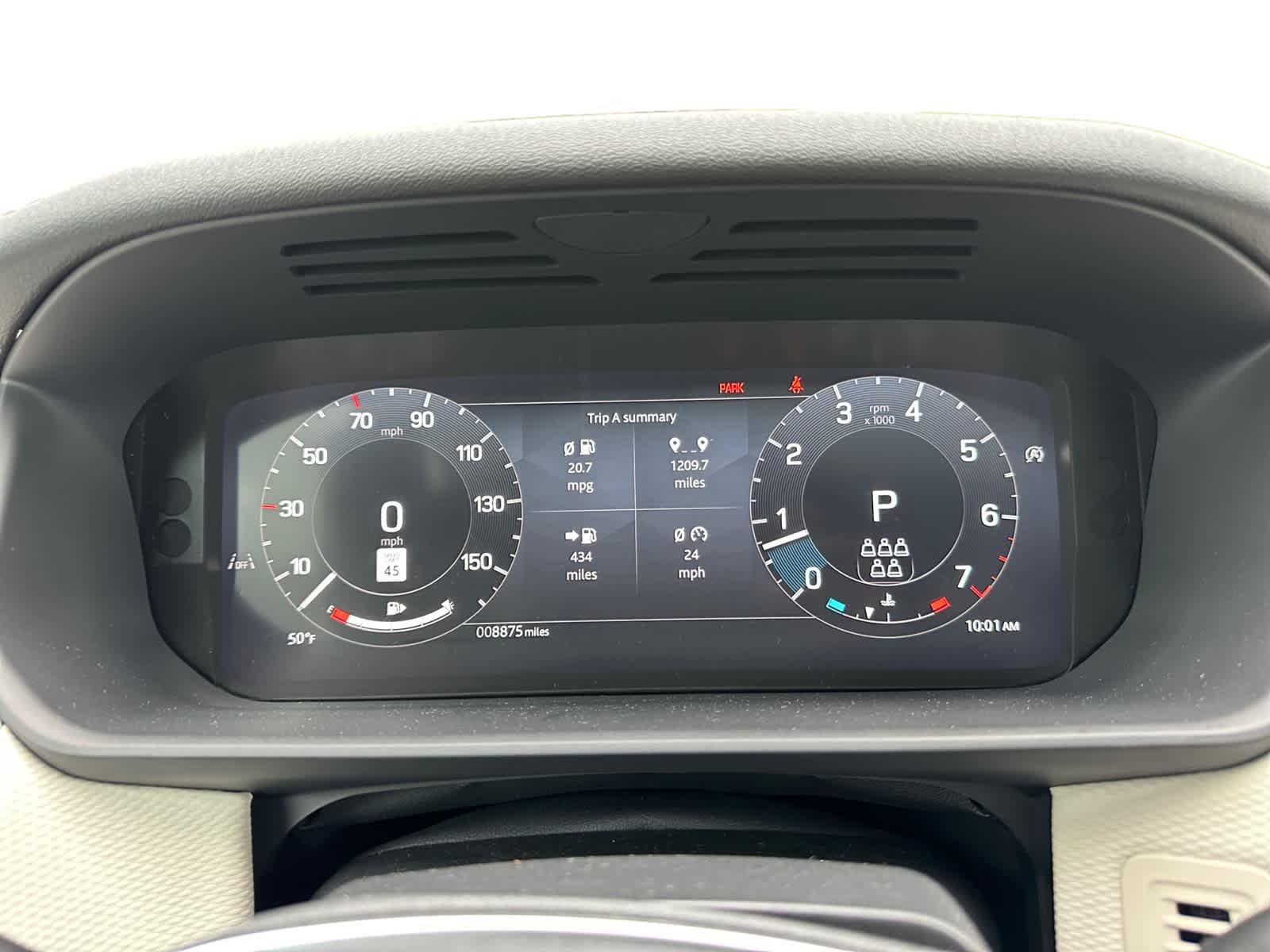 used 2024 Land Rover Discovery car, priced at $59,998