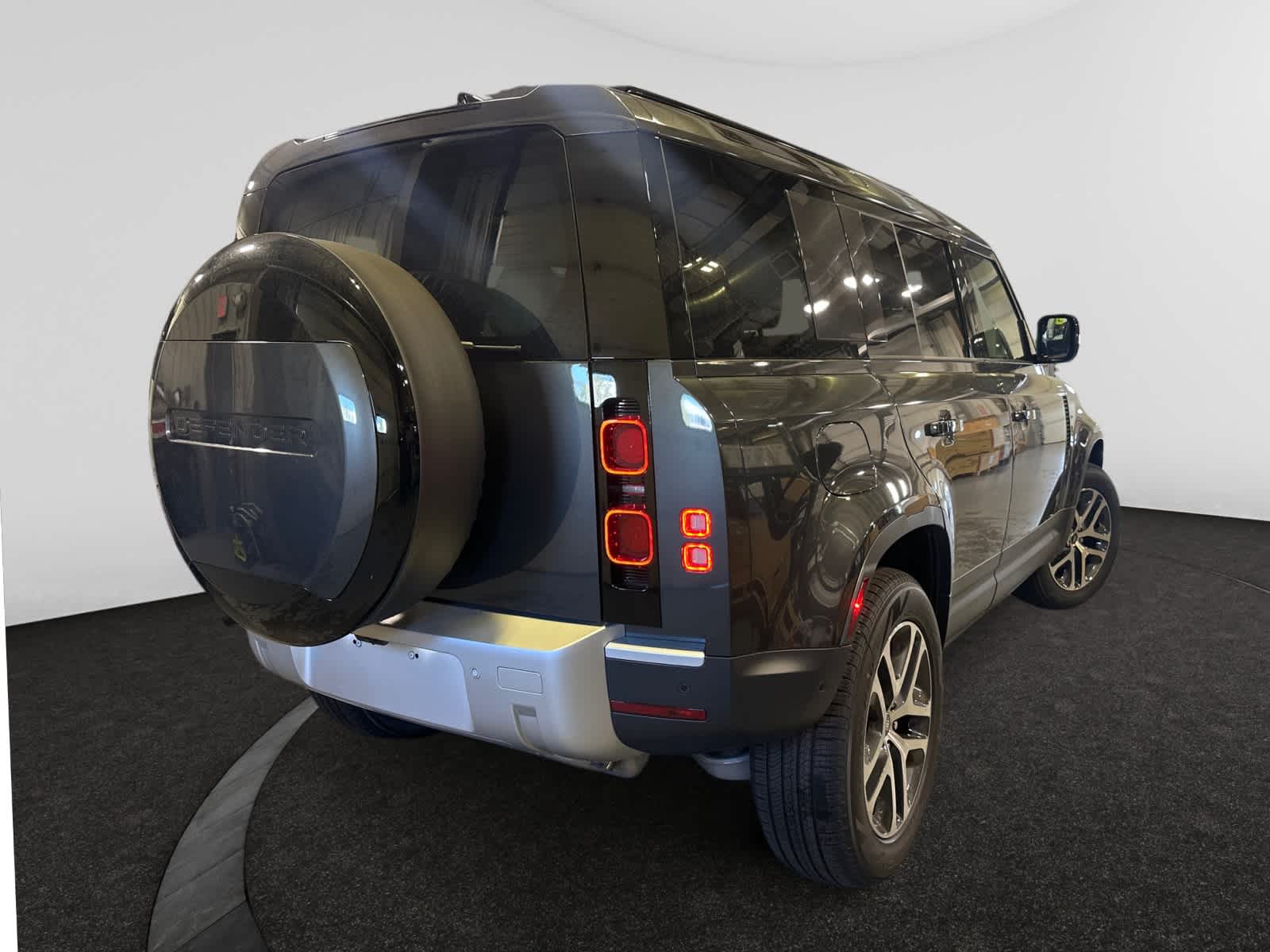 new 2025 Land Rover Defender 110 car, priced at $72,673