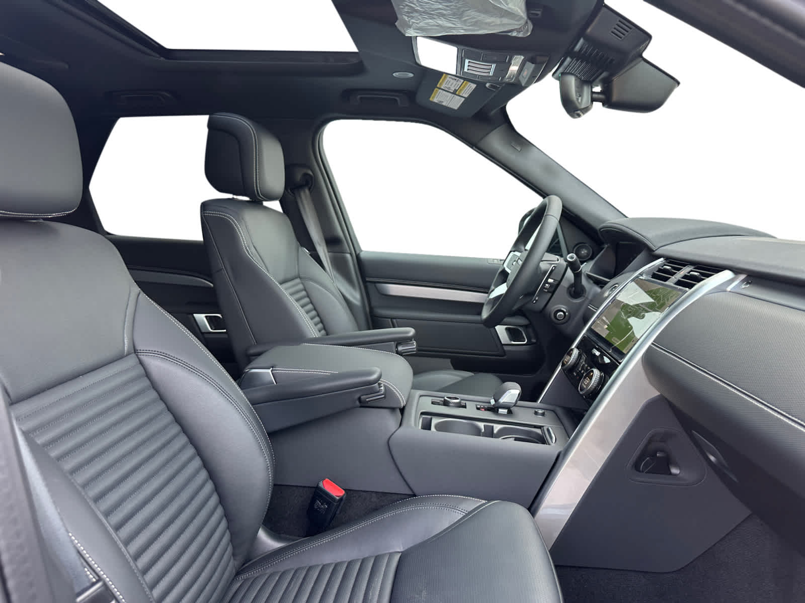 new 2025 Land Rover Discovery car, priced at $74,228