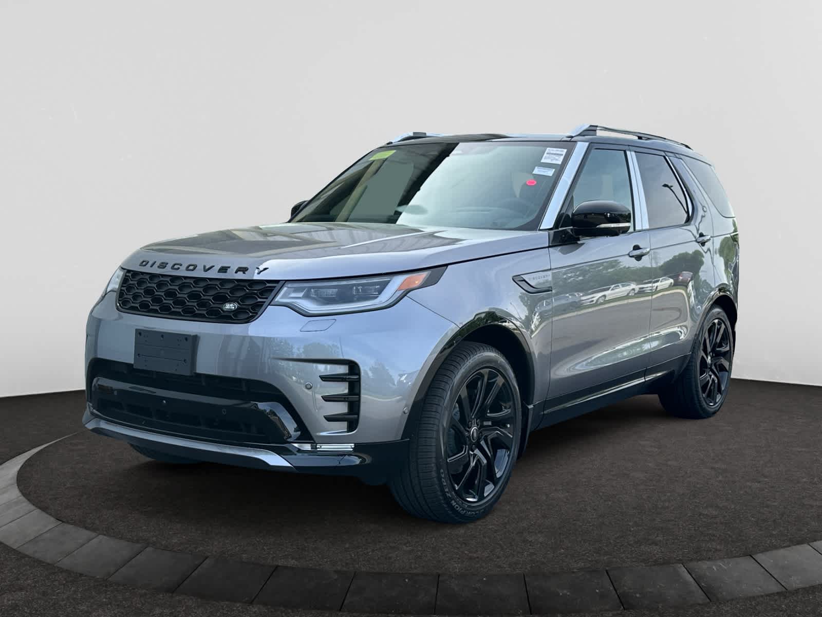 new 2025 Land Rover Discovery car, priced at $74,228