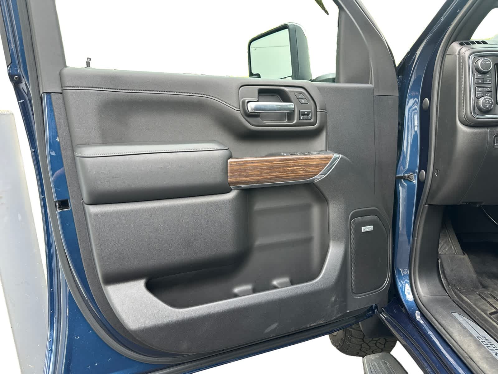 used 2022 Chevrolet Silverado 2500 HD car, priced at $59,998