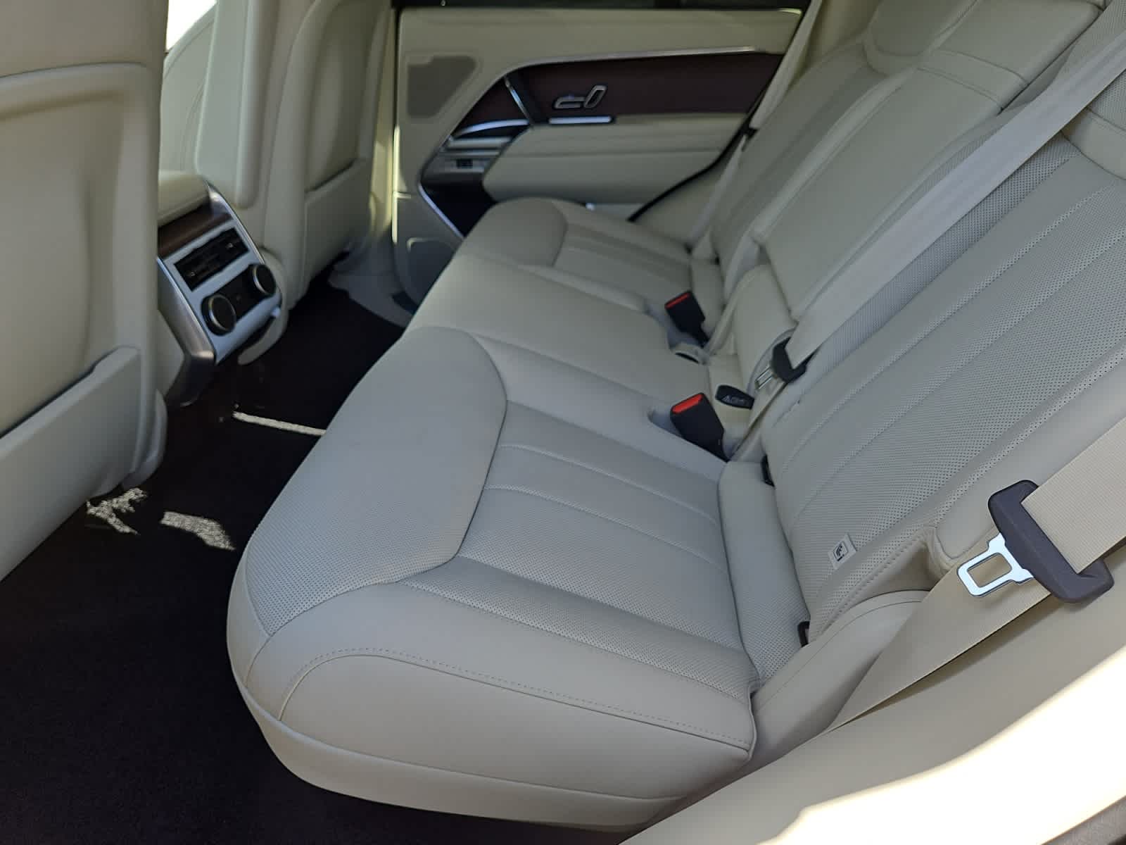new 2025 Land Rover Range Rover car, priced at $146,655