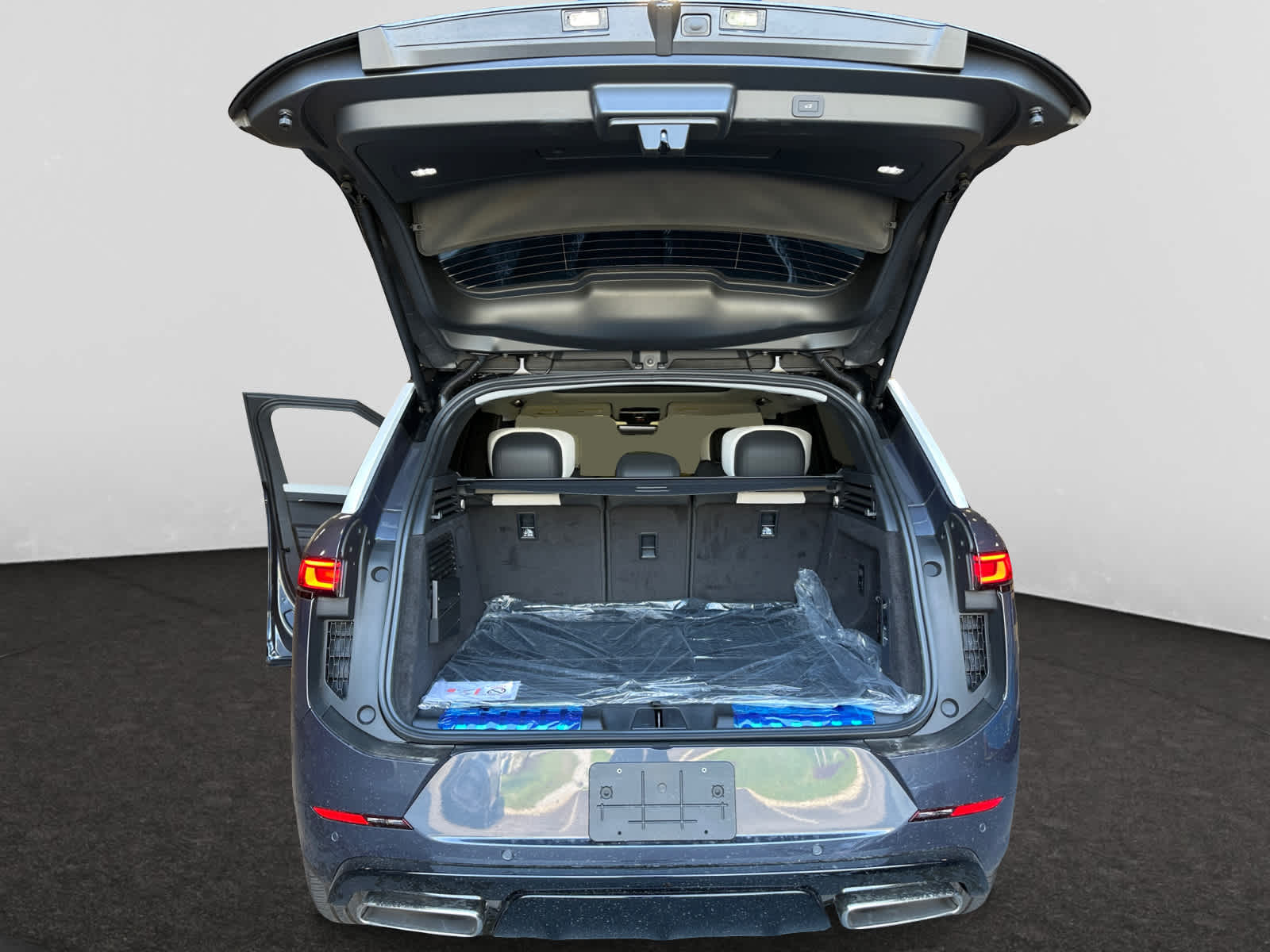 new 2025 Land Rover Range Rover Sport car, priced at $111,325