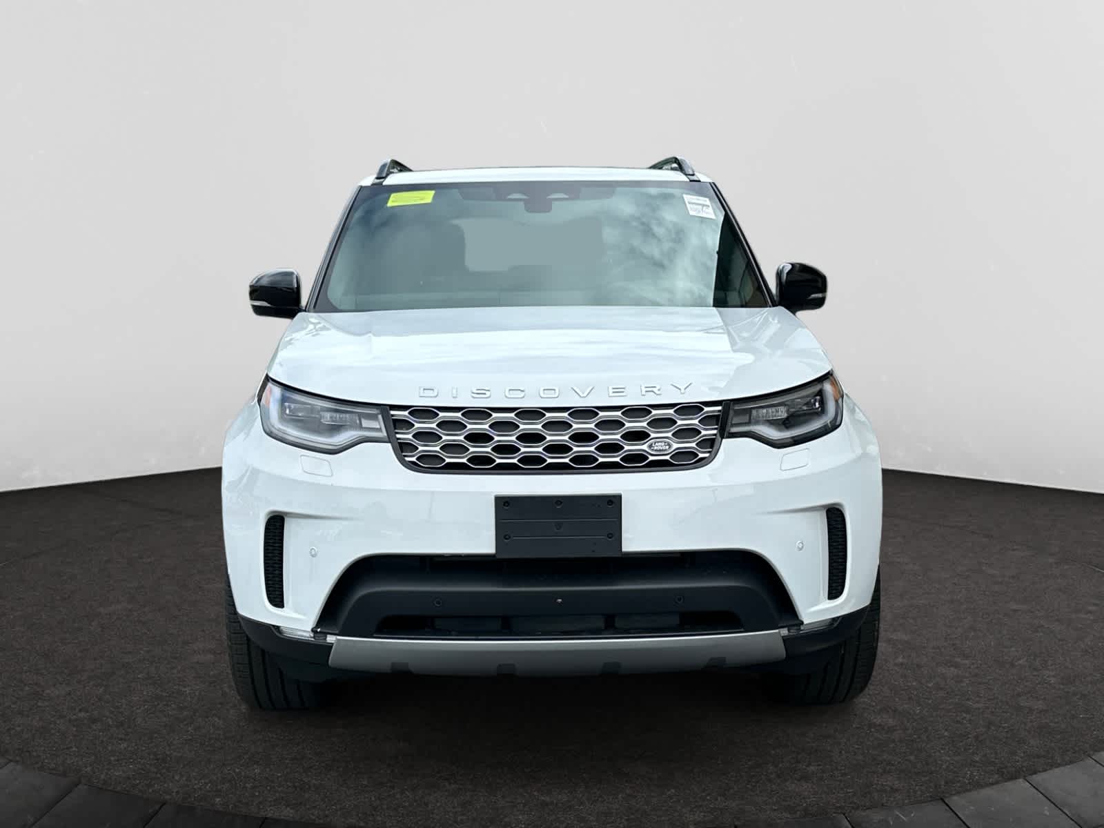new 2025 Land Rover Discovery car, priced at $69,228