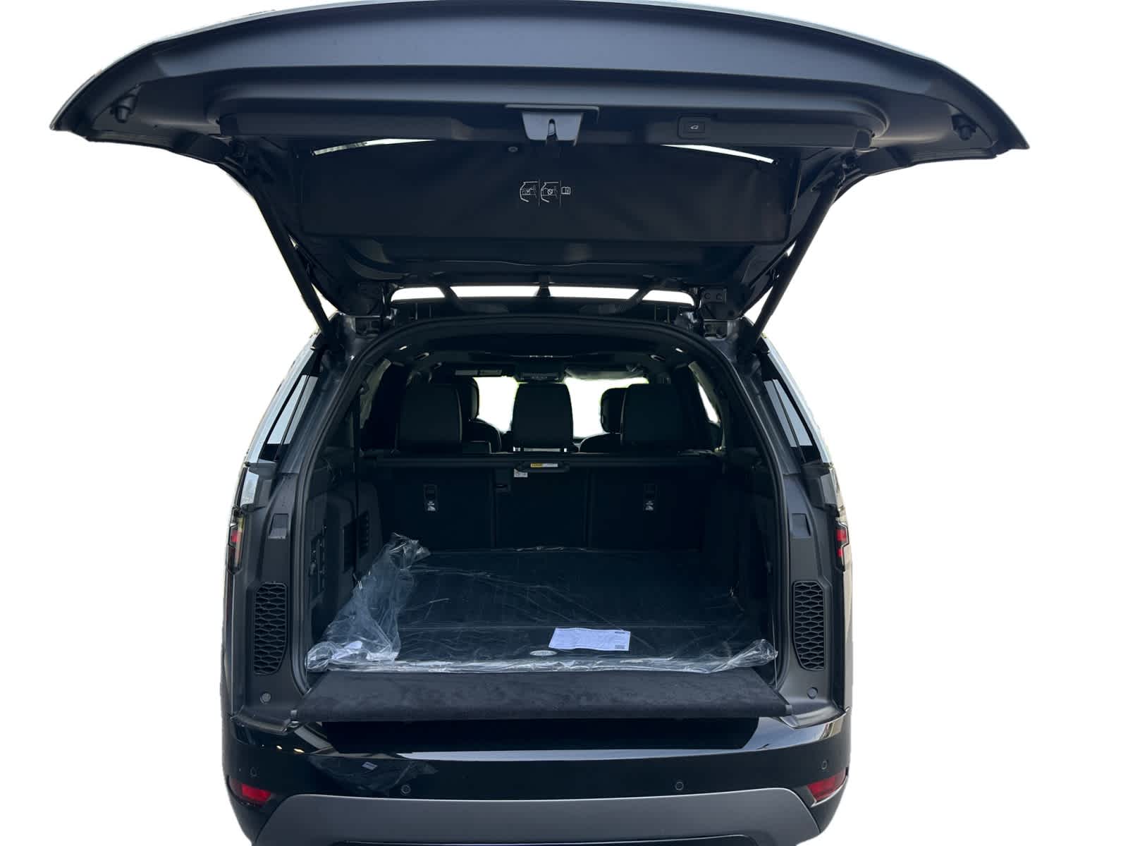 new 2025 Land Rover Discovery car, priced at $74,228