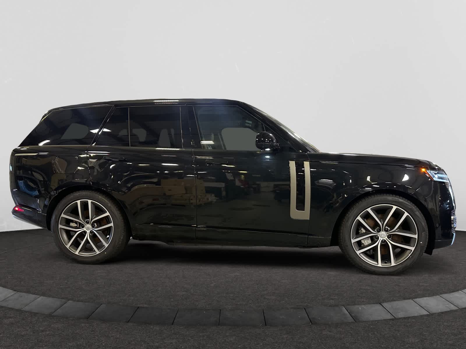 new 2025 Land Rover Range Rover car, priced at $133,600
