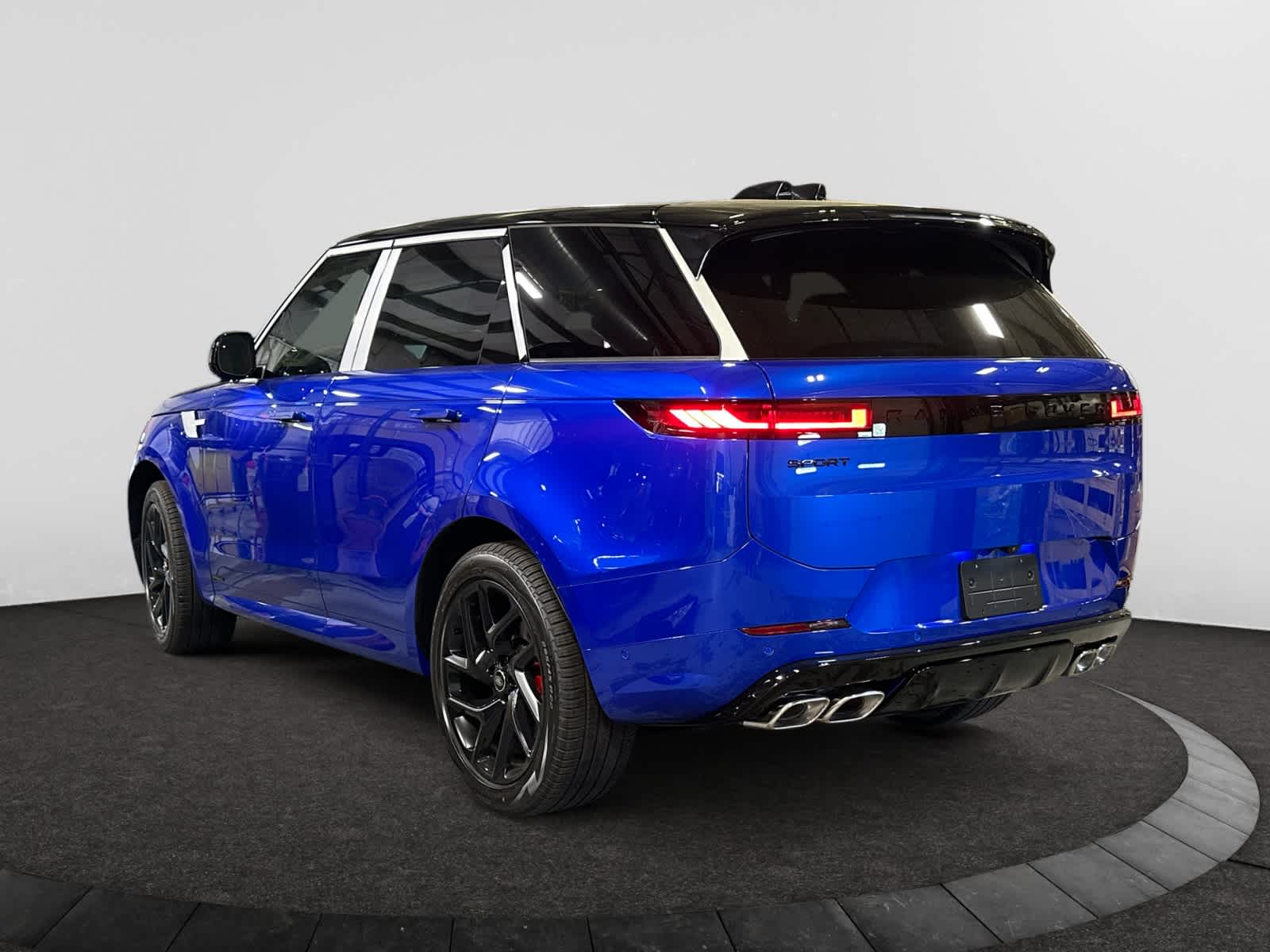 new 2025 Land Rover Range Rover Sport car, priced at $142,685