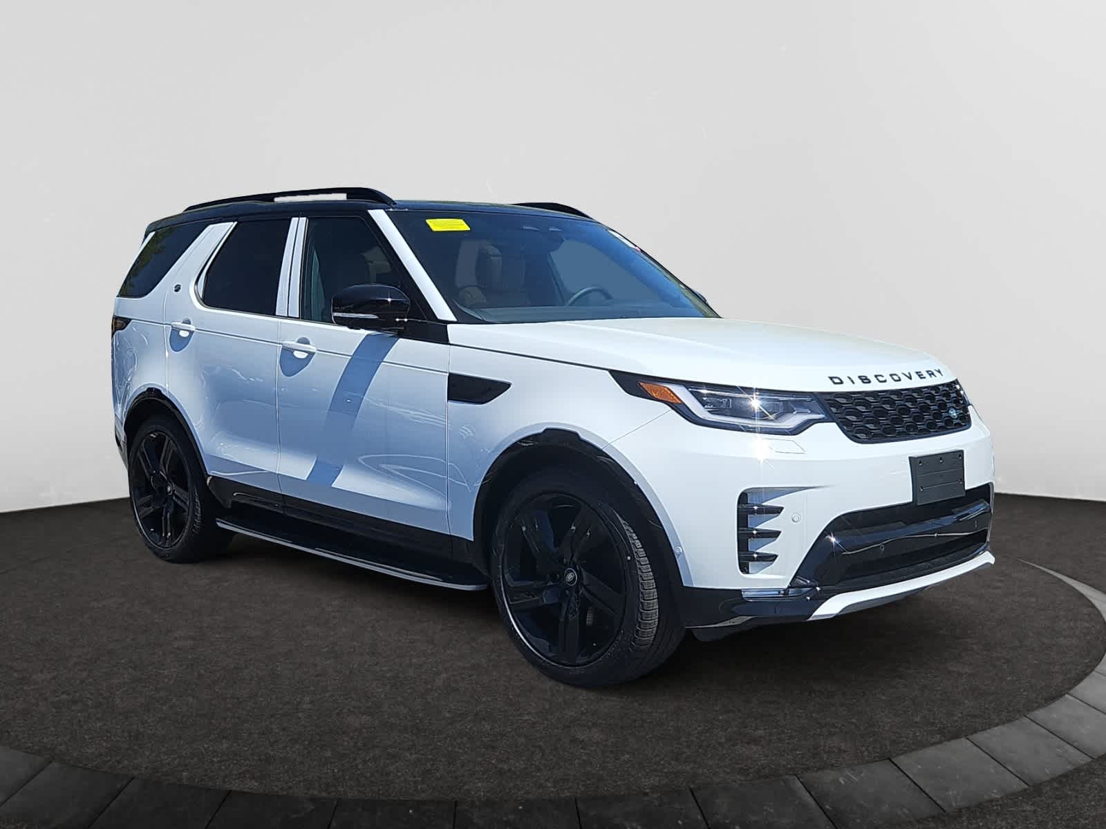new 2025 Land Rover Discovery car, priced at $80,525