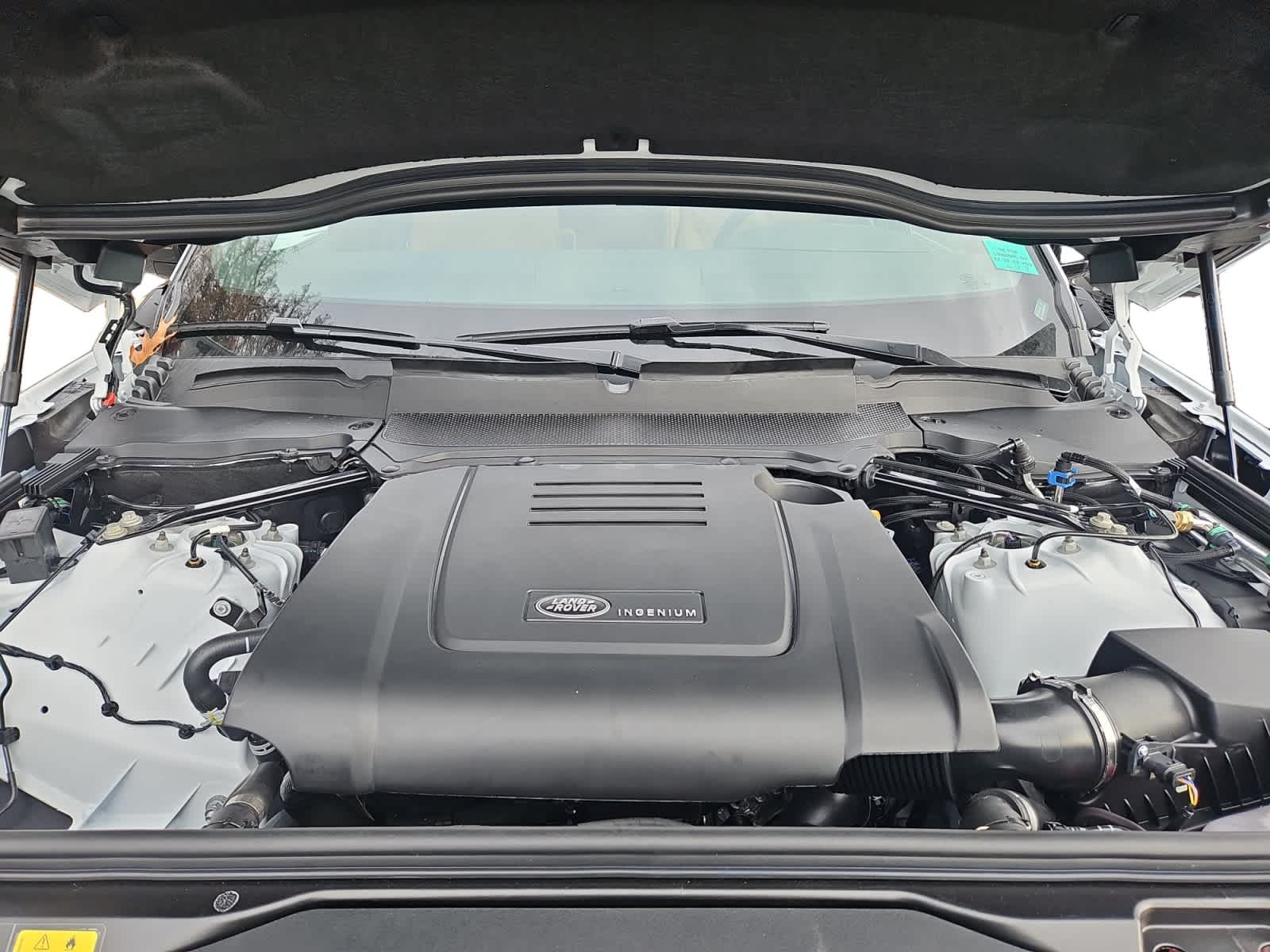 new 2025 Land Rover Discovery car, priced at $75,278