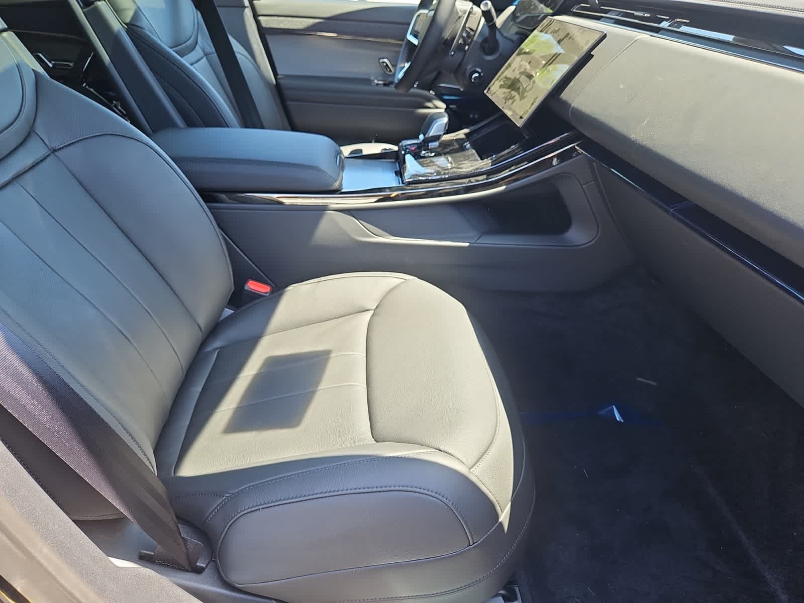 new 2025 Land Rover Range Rover Sport car, priced at $85,155