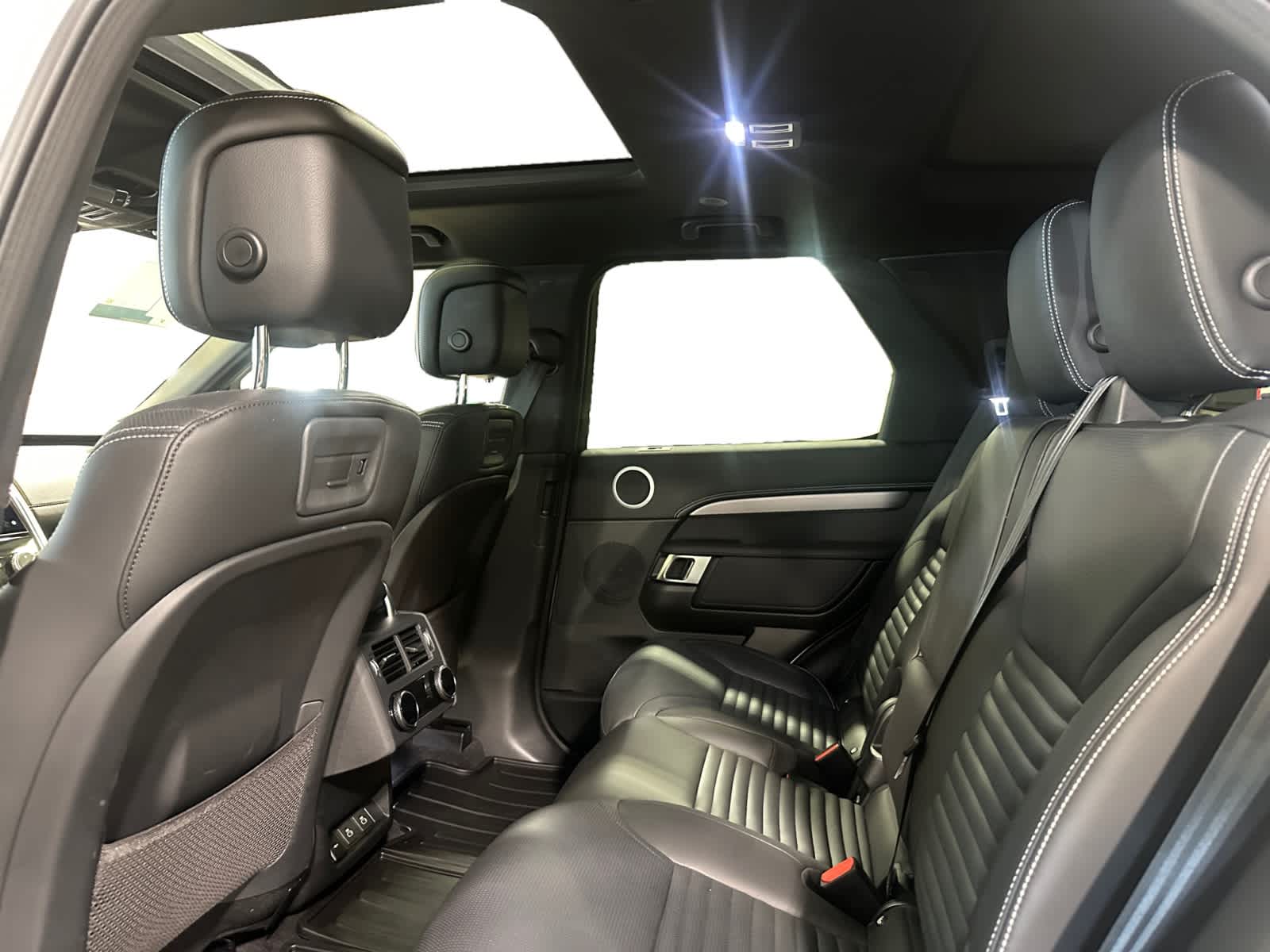 used 2024 Land Rover Discovery car, priced at $61,998