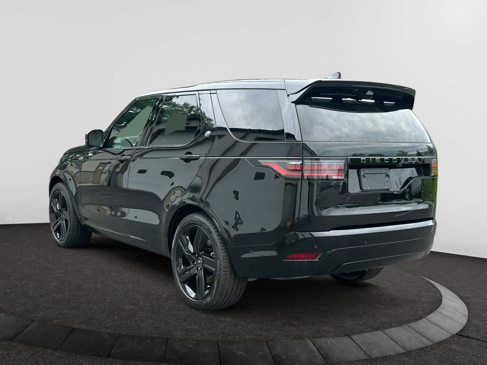 new 2025 Land Rover Discovery car, priced at $78,828