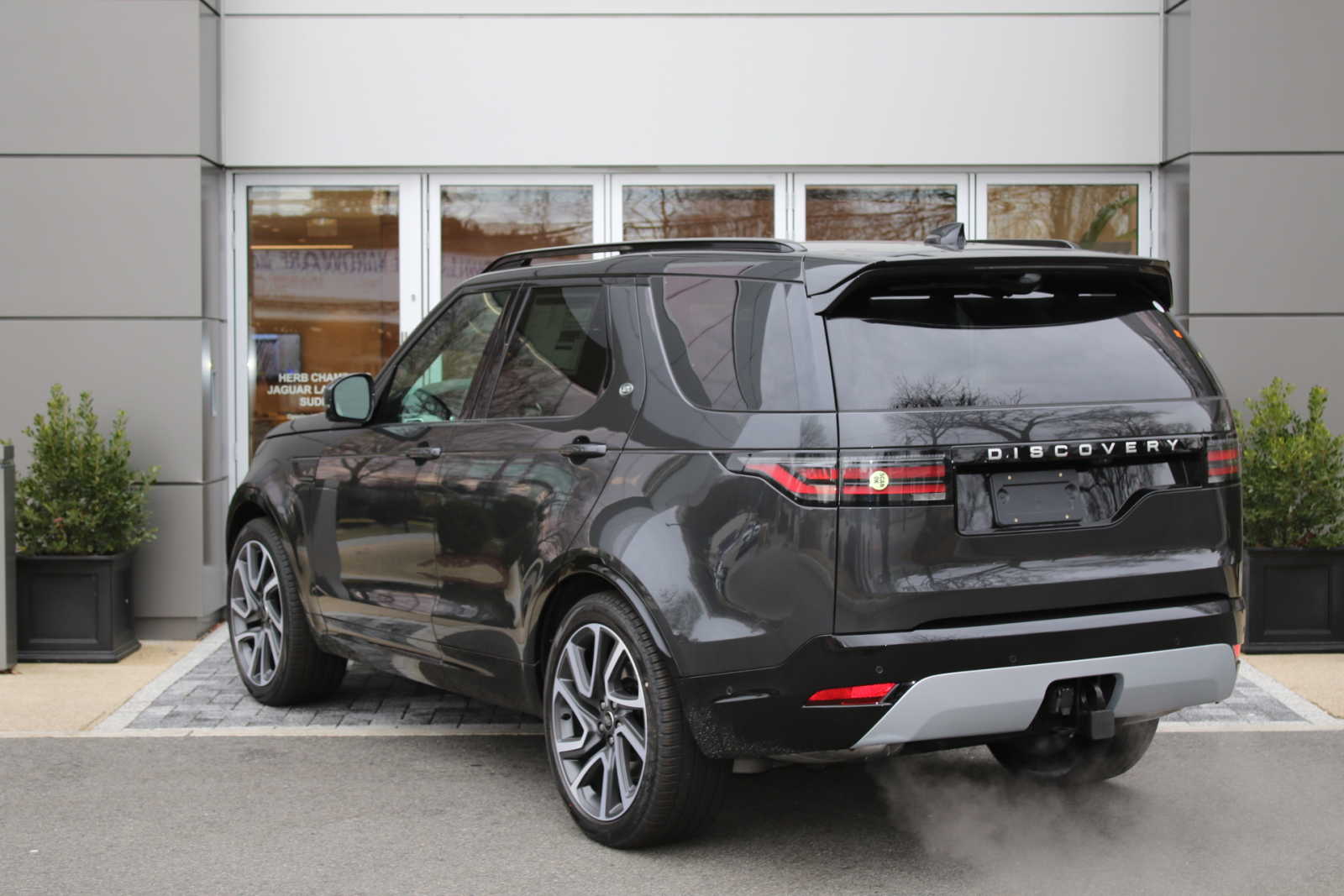 new 2024 Land Rover Discovery car, priced at $89,948