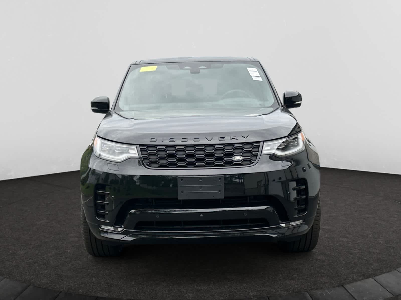 new 2025 Land Rover Discovery car, priced at $78,828