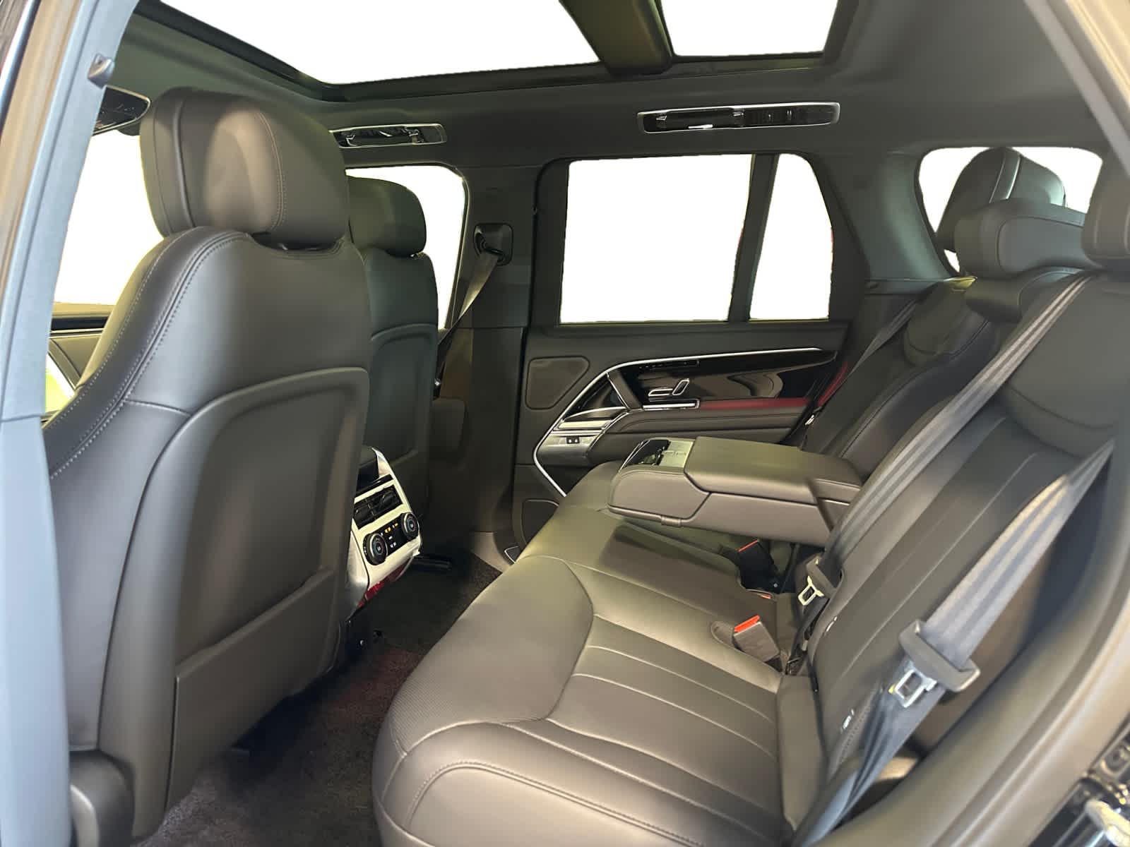 new 2025 Land Rover Range Rover car, priced at $133,600