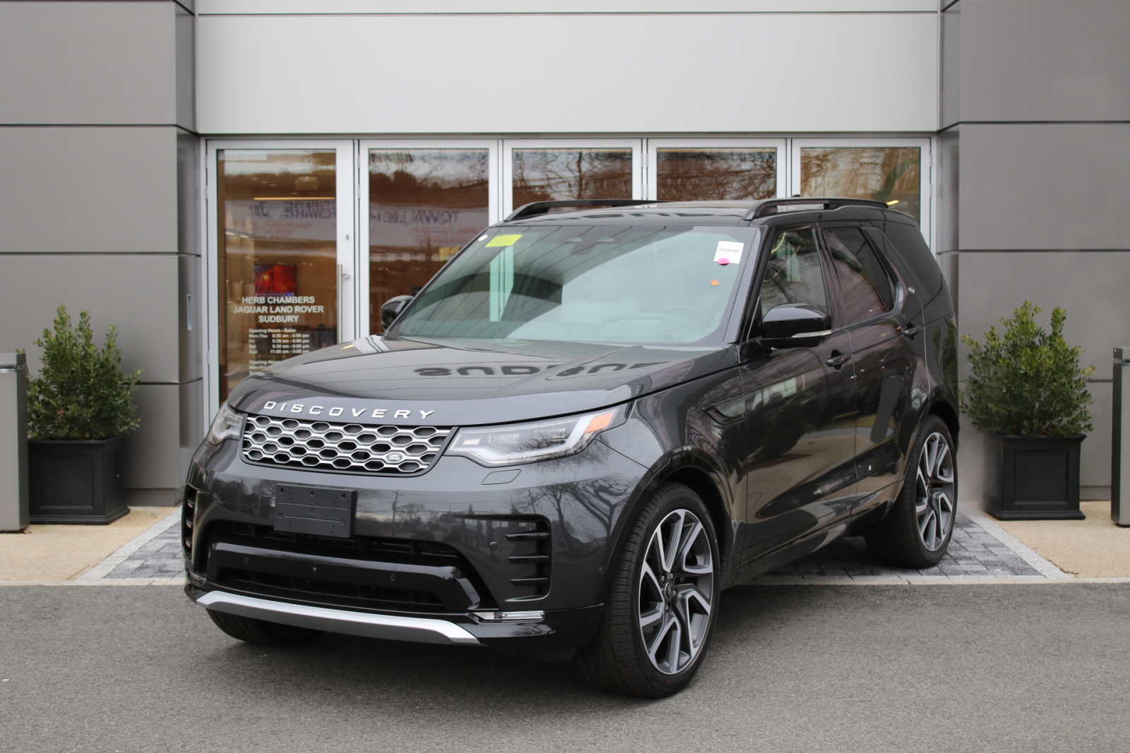 new 2024 Land Rover Discovery car, priced at $89,948