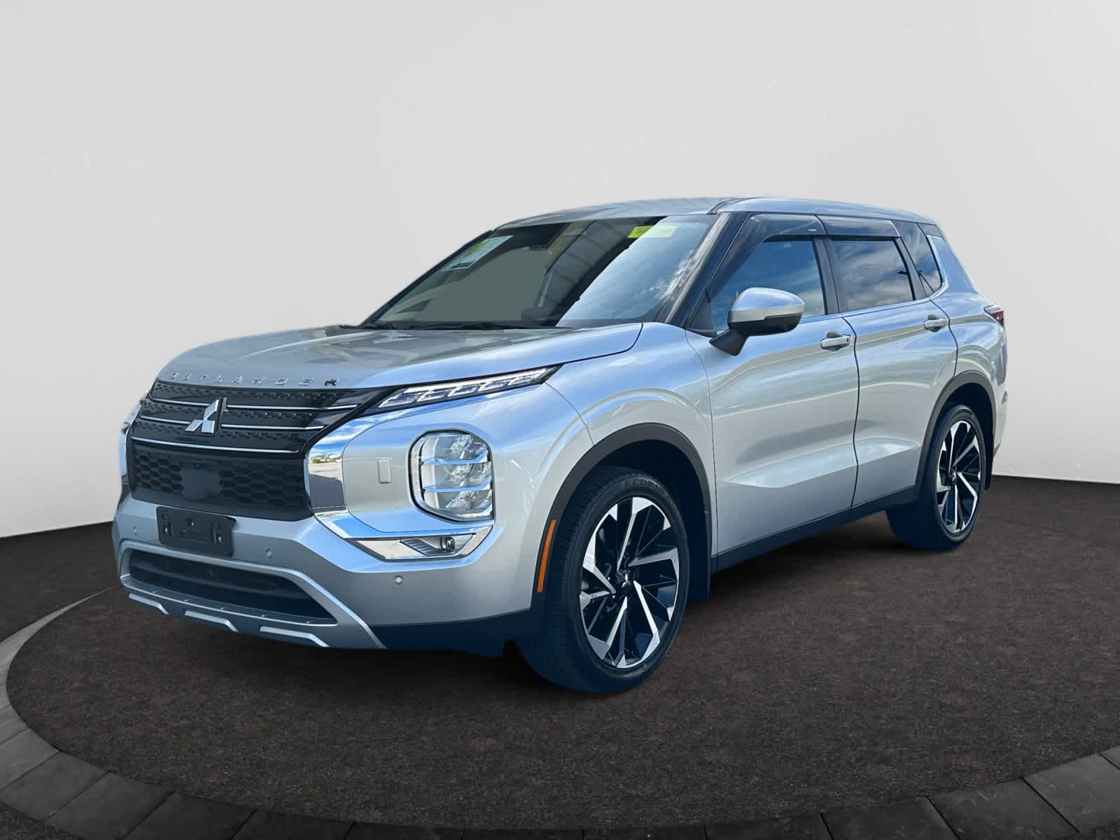 used 2022 Mitsubishi Outlander car, priced at $25,598