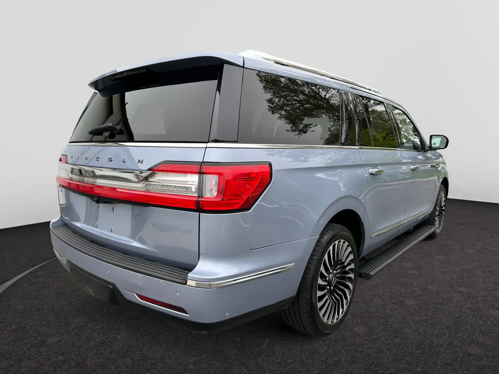 used 2018 Lincoln Navigator L car, priced at $35,998