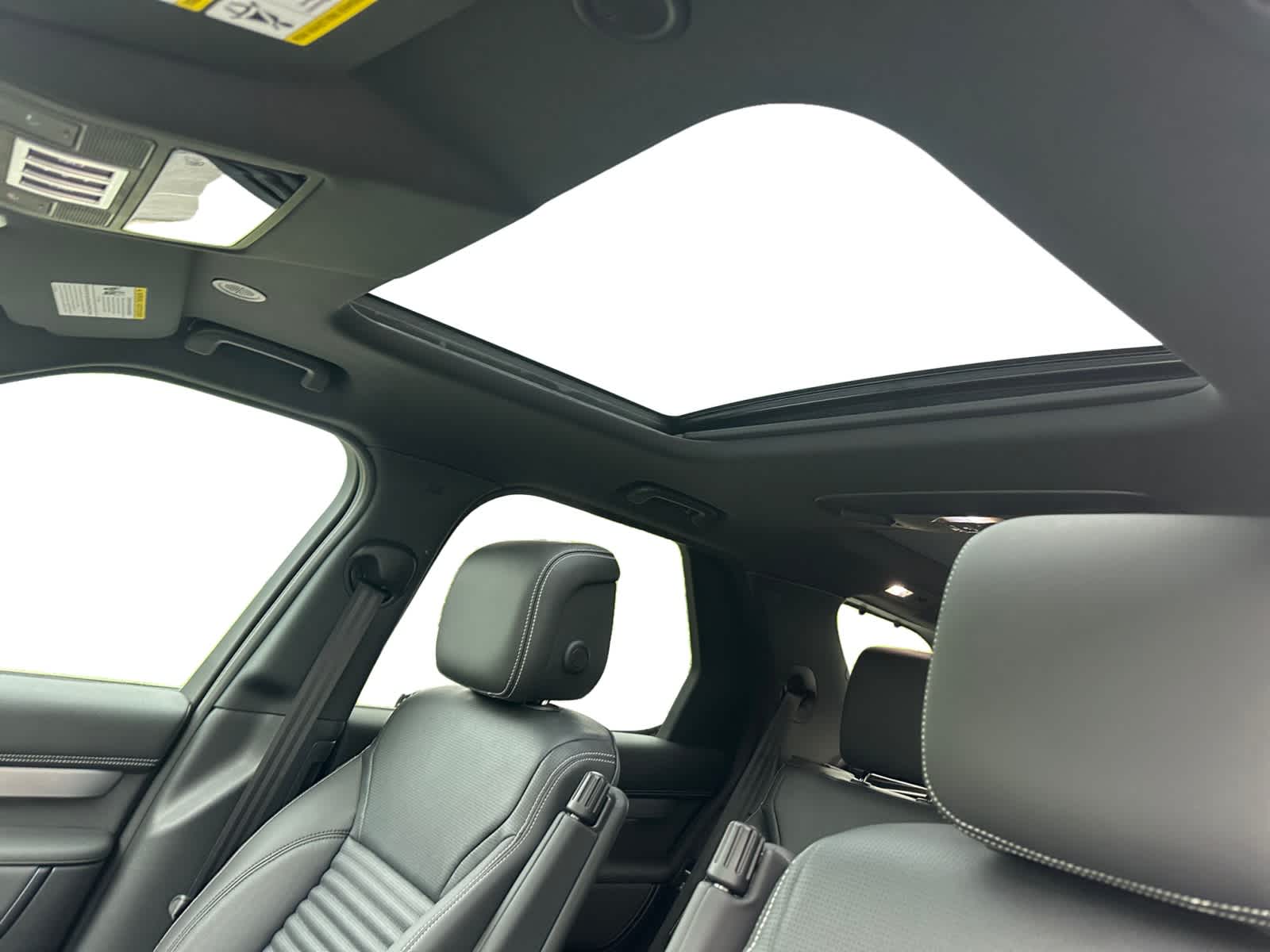 new 2025 Land Rover Discovery car, priced at $73,118