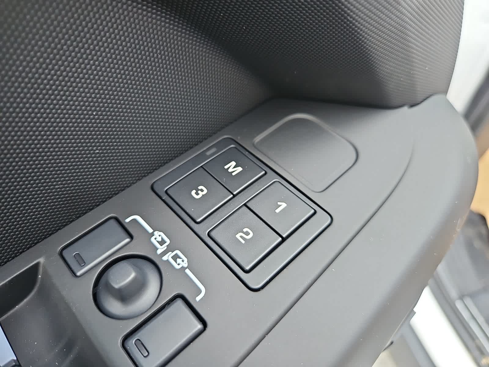 new 2025 Land Rover Defender 110 car, priced at $78,508