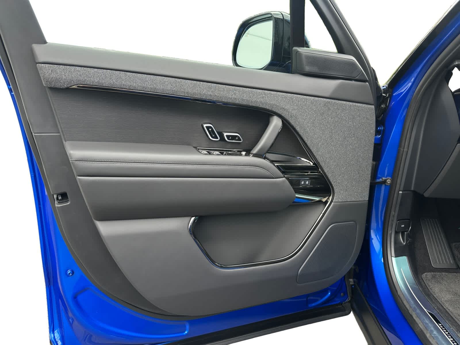new 2025 Land Rover Range Rover Sport car, priced at $137,300