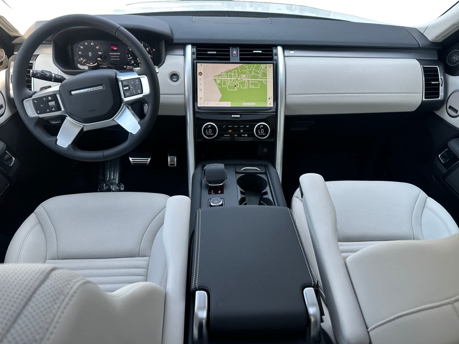 new 2025 Land Rover Discovery car, priced at $77,443