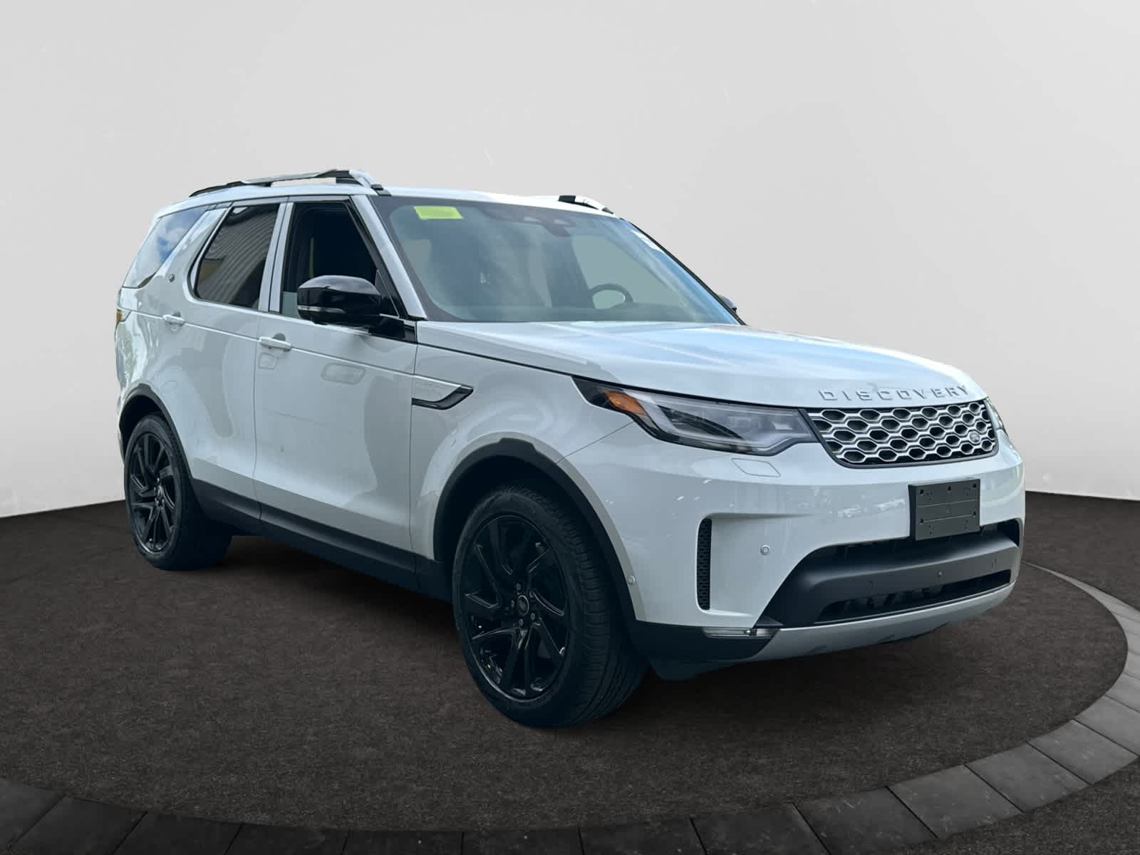 new 2025 Land Rover Discovery car, priced at $69,228