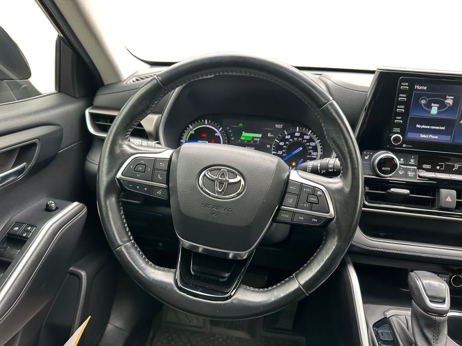 used 2020 Toyota Highlander Hybrid car, priced at $26,998
