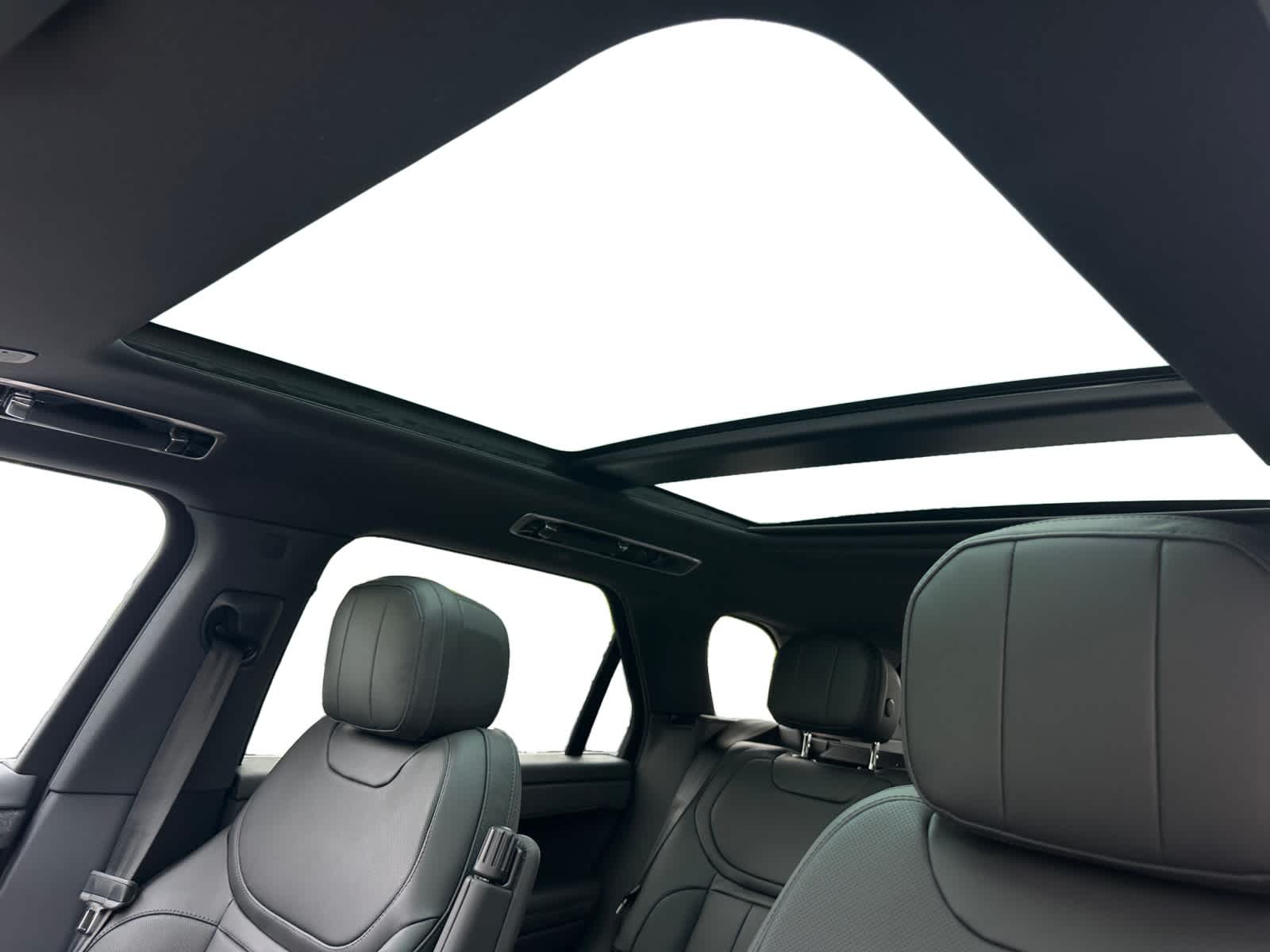 new 2025 Land Rover Range Rover Sport car, priced at $92,265