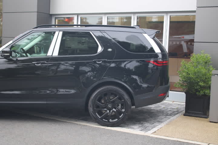 new 2024 Land Rover Discovery car, priced at $71,458