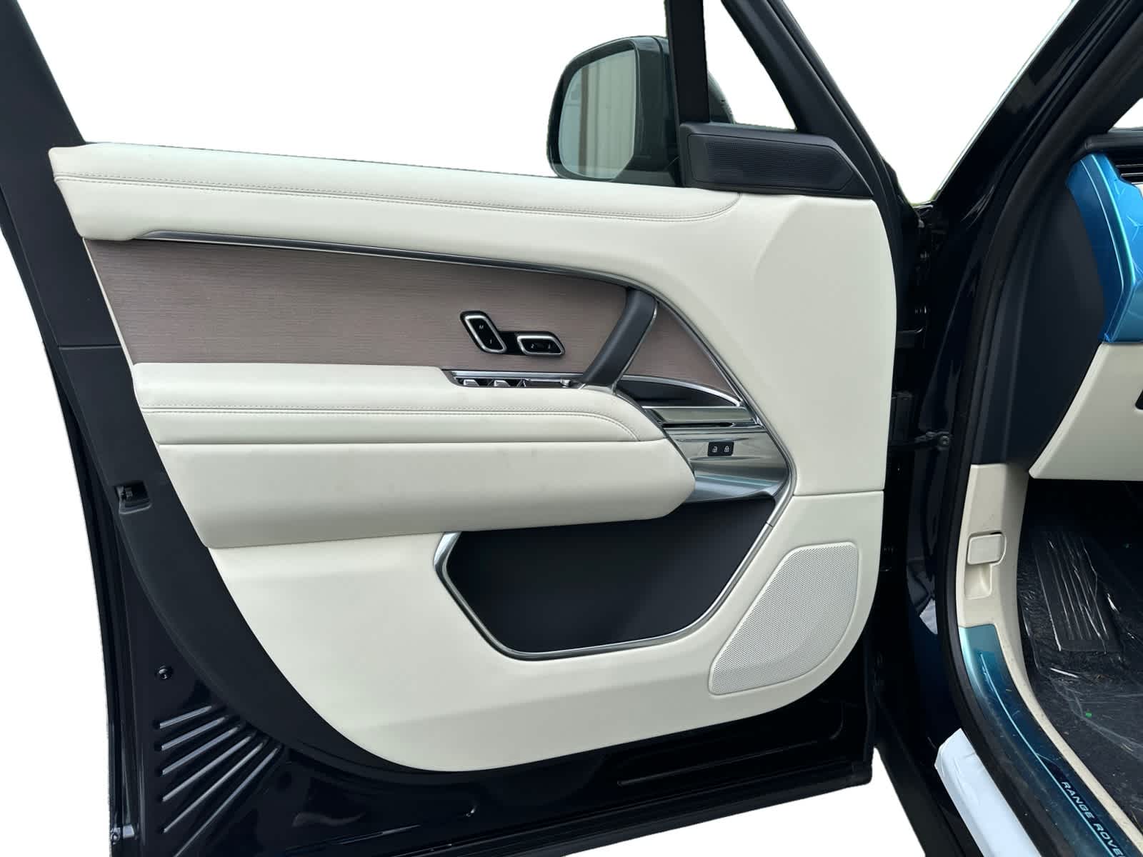 new 2025 Land Rover Range Rover car, priced at $150,015