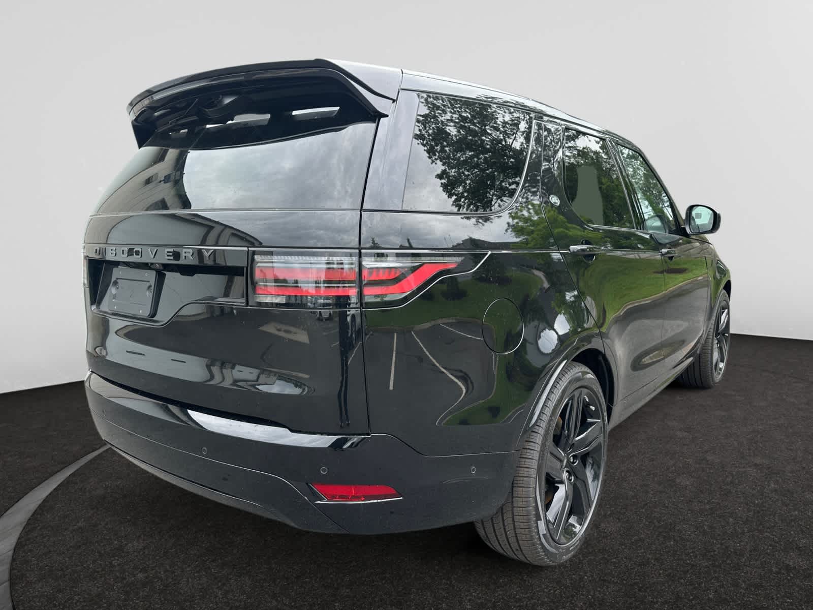 new 2025 Land Rover Discovery car, priced at $78,828