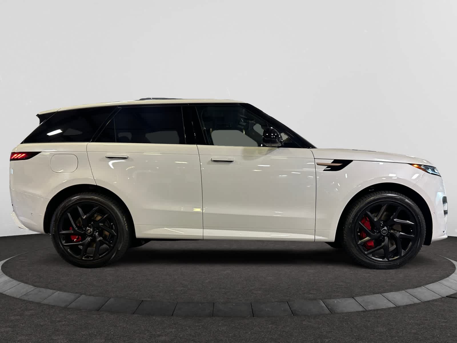 new 2025 Land Rover Range Rover Sport car, priced at $126,160