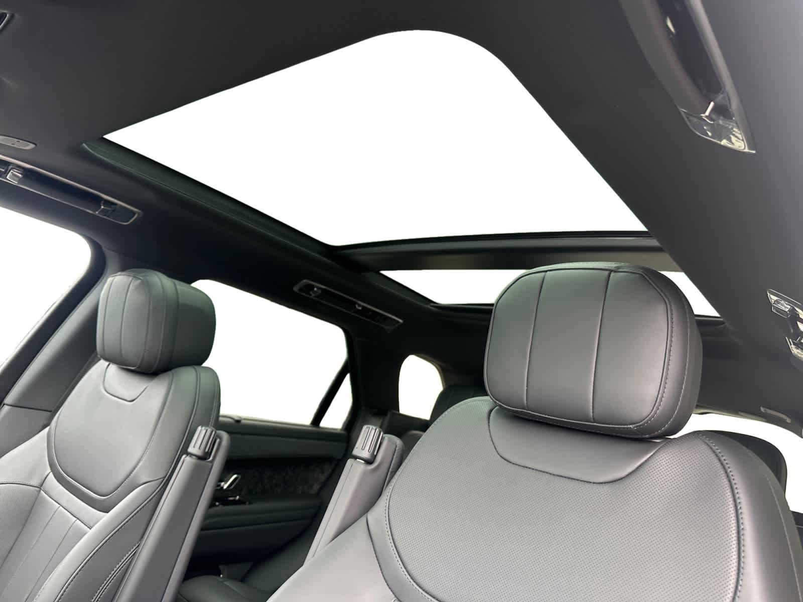 new 2025 Land Rover Range Rover Sport car, priced at $107,470
