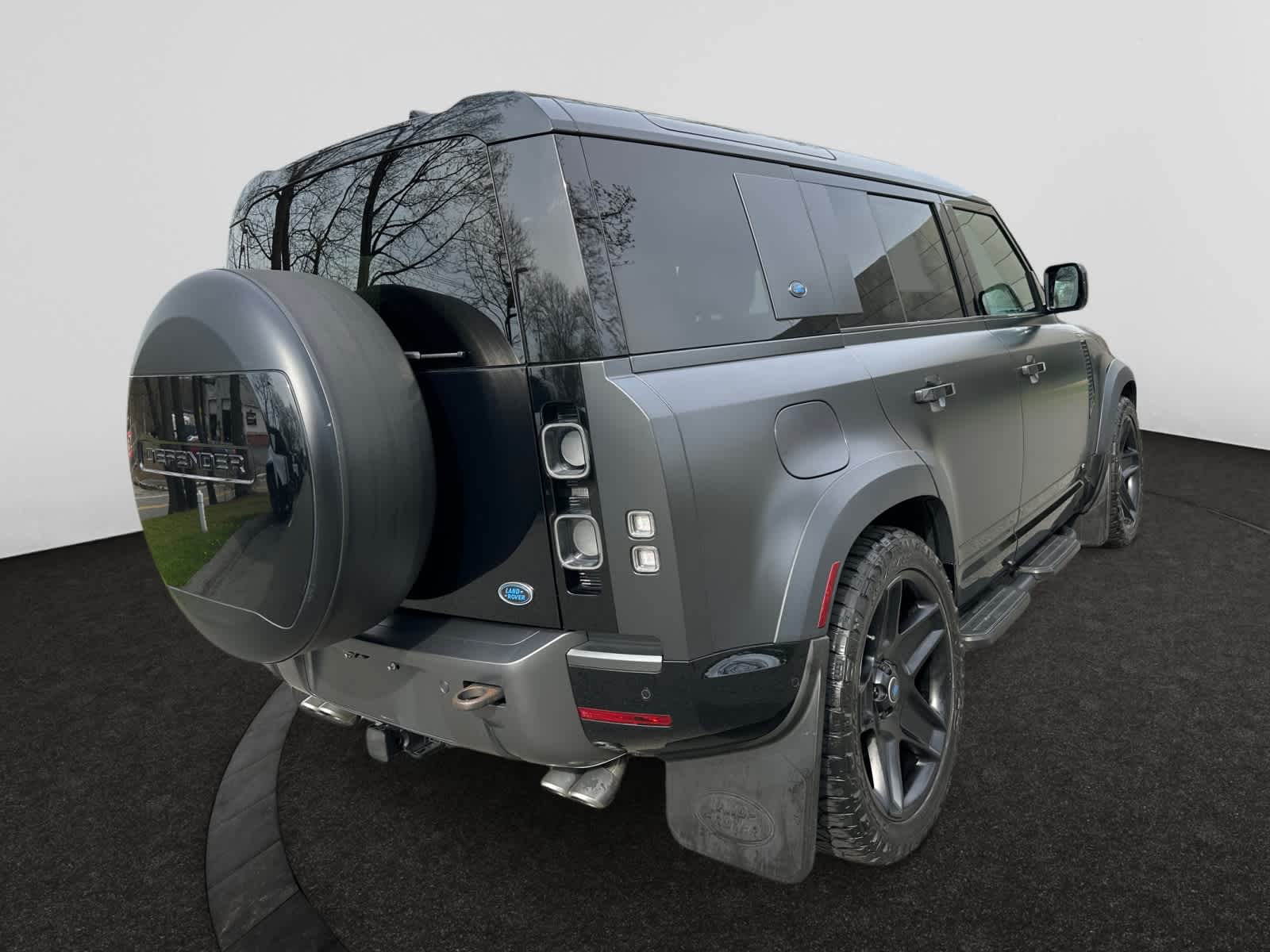 used 2022 Land Rover Defender 110 car, priced at $83,998