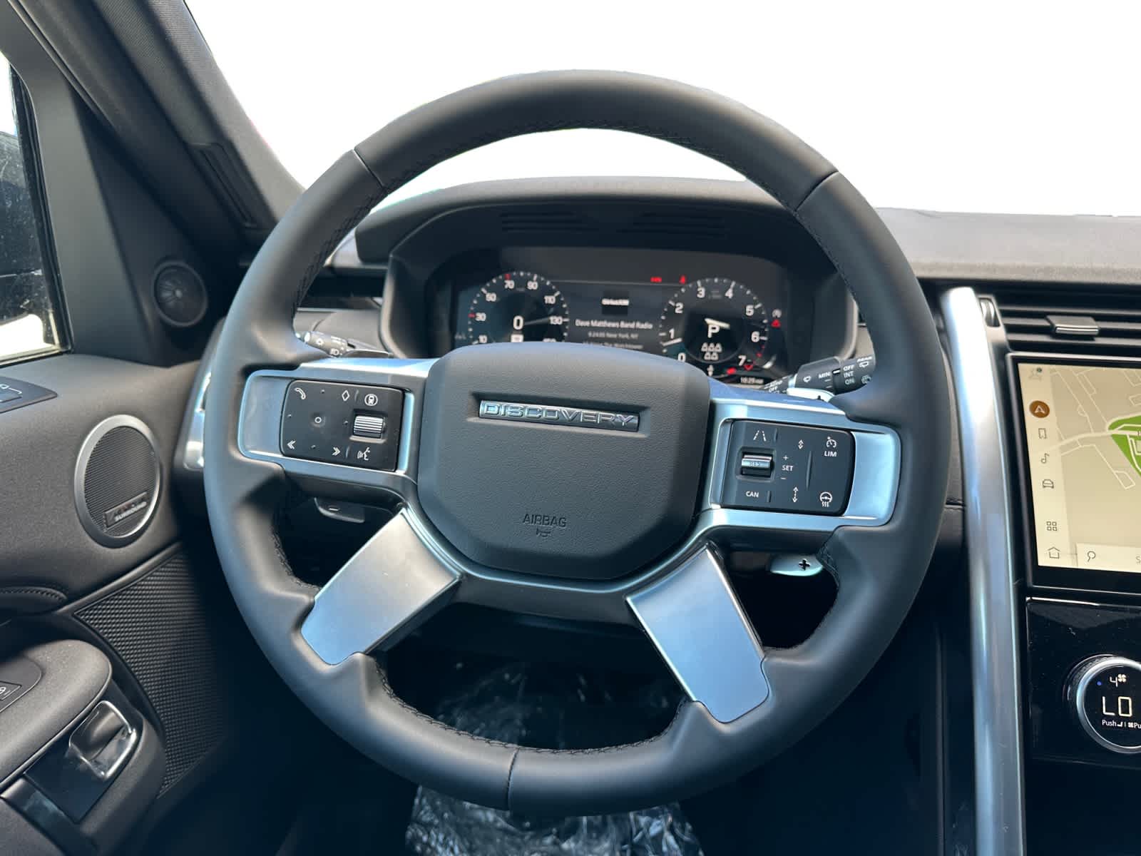 new 2025 Land Rover Discovery car, priced at $64,718