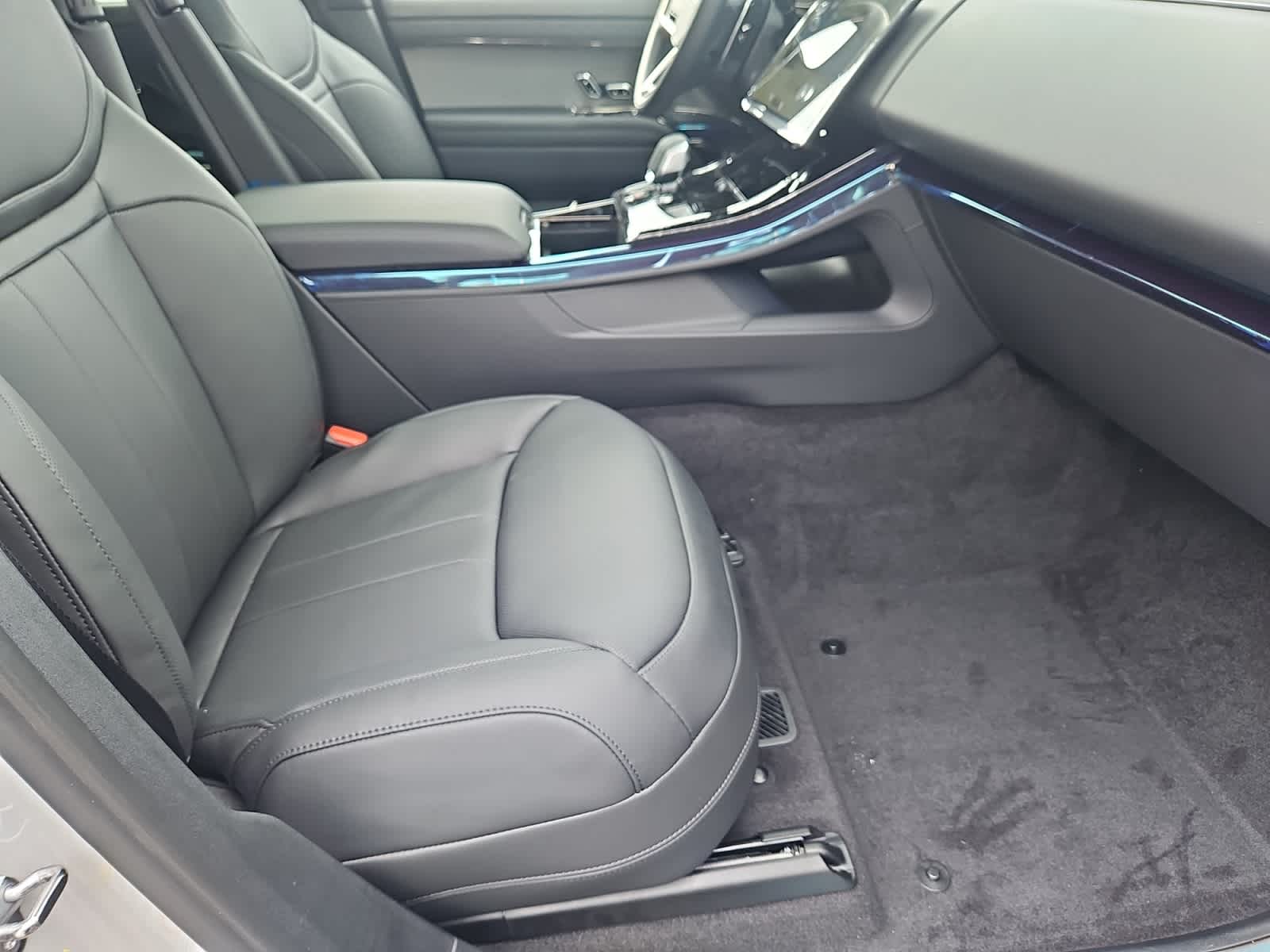 new 2025 Land Rover Range Rover Sport car, priced at $106,935