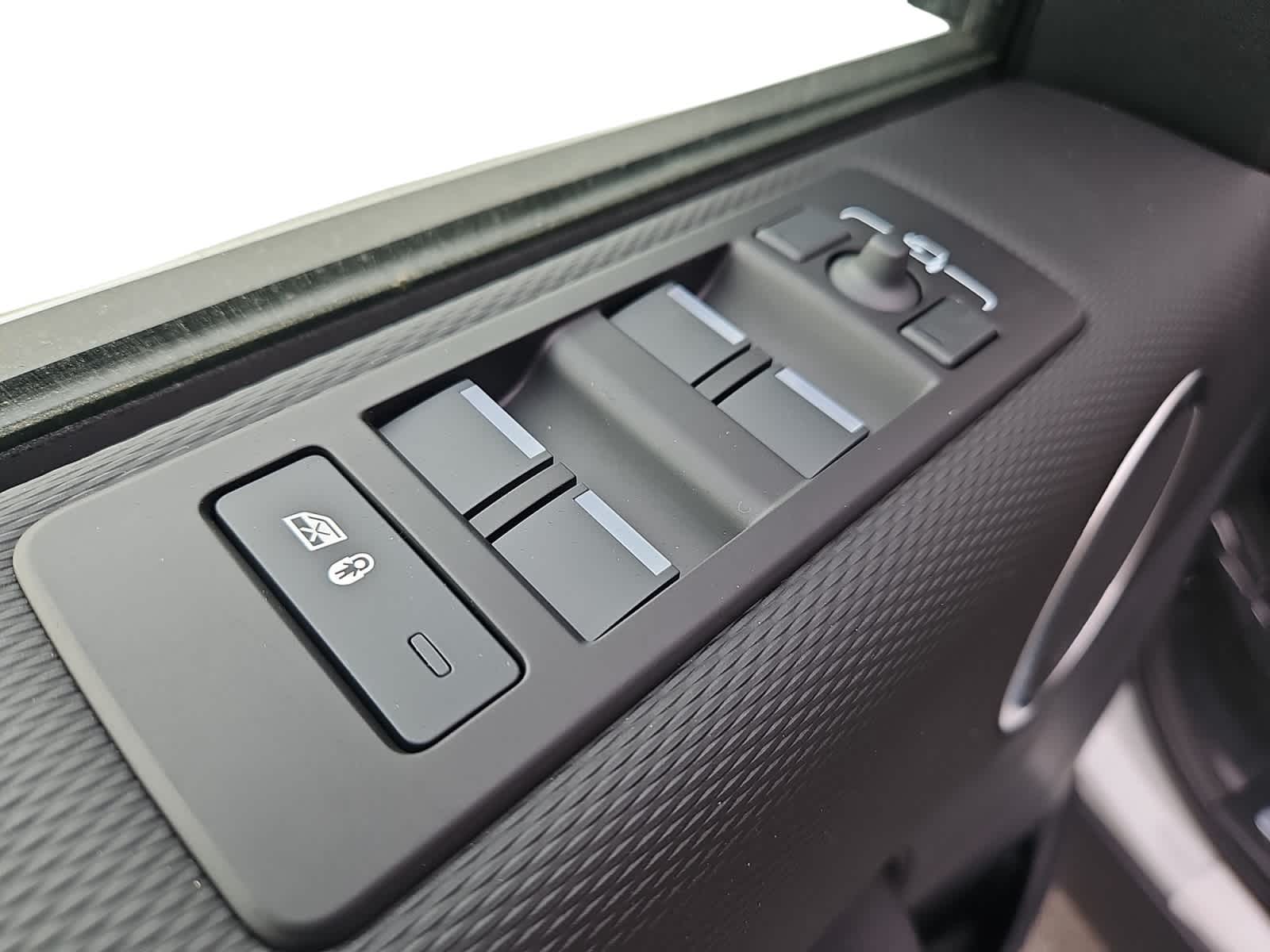 new 2025 Land Rover Discovery car, priced at $75,278