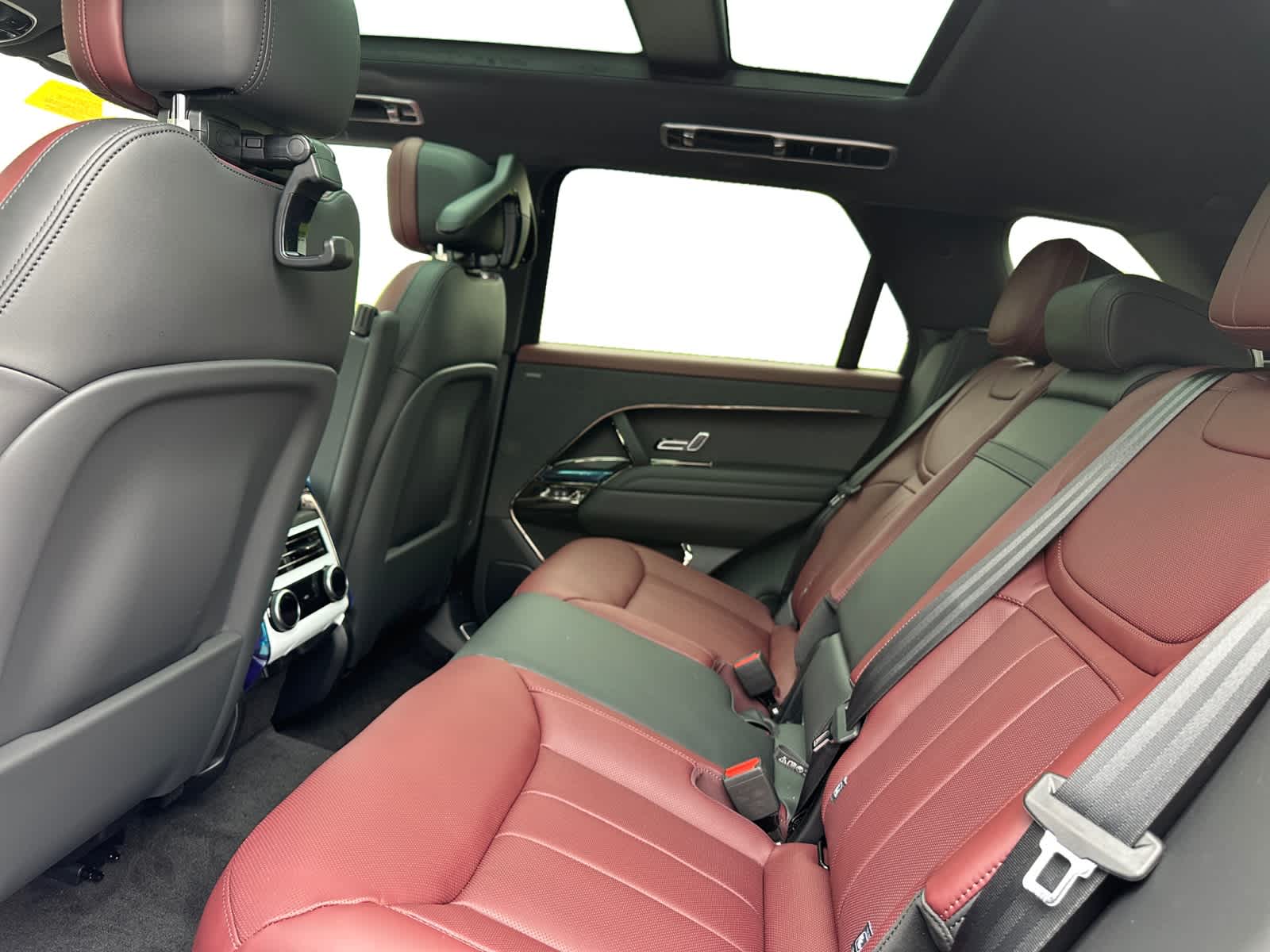 new 2025 Land Rover Range Rover Sport car, priced at $121,905