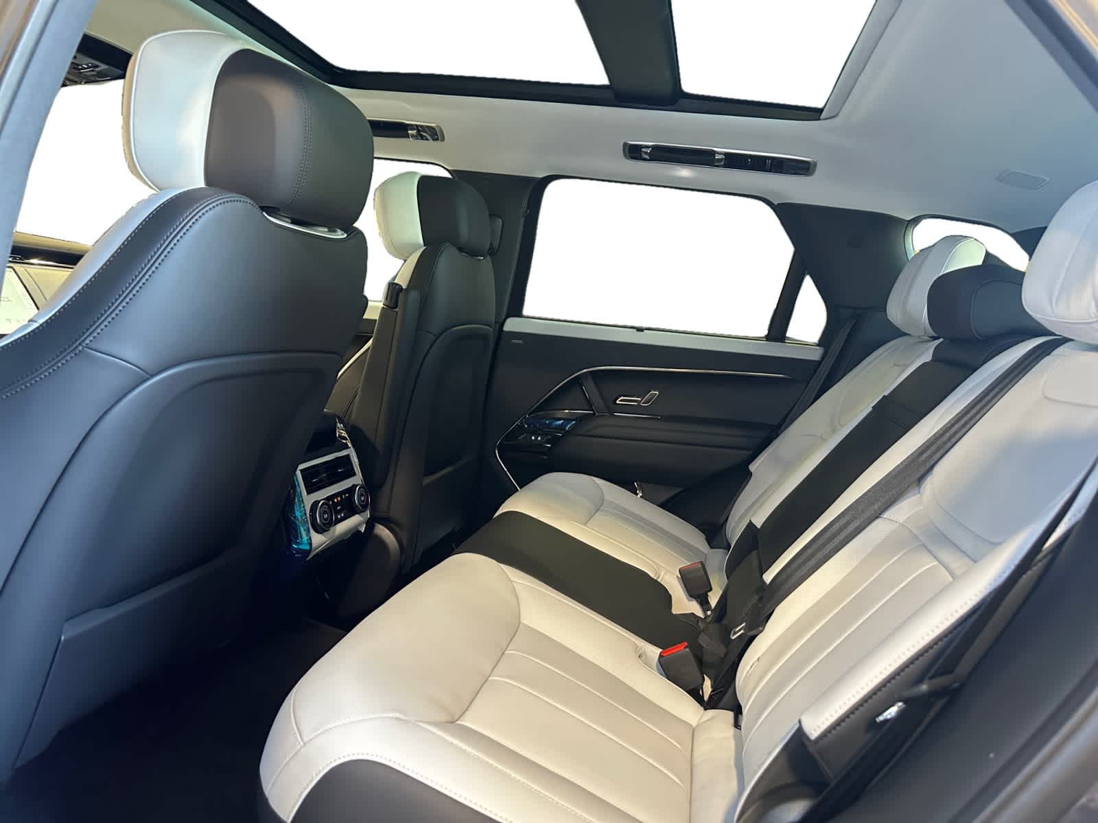 new 2025 Land Rover Range Rover Sport car, priced at $111,325