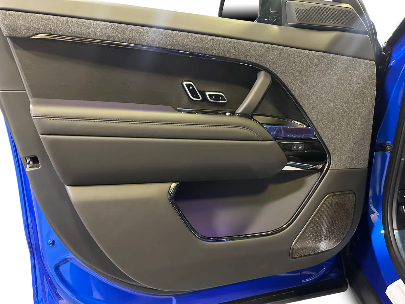 new 2025 Land Rover Range Rover Sport car, priced at $142,685