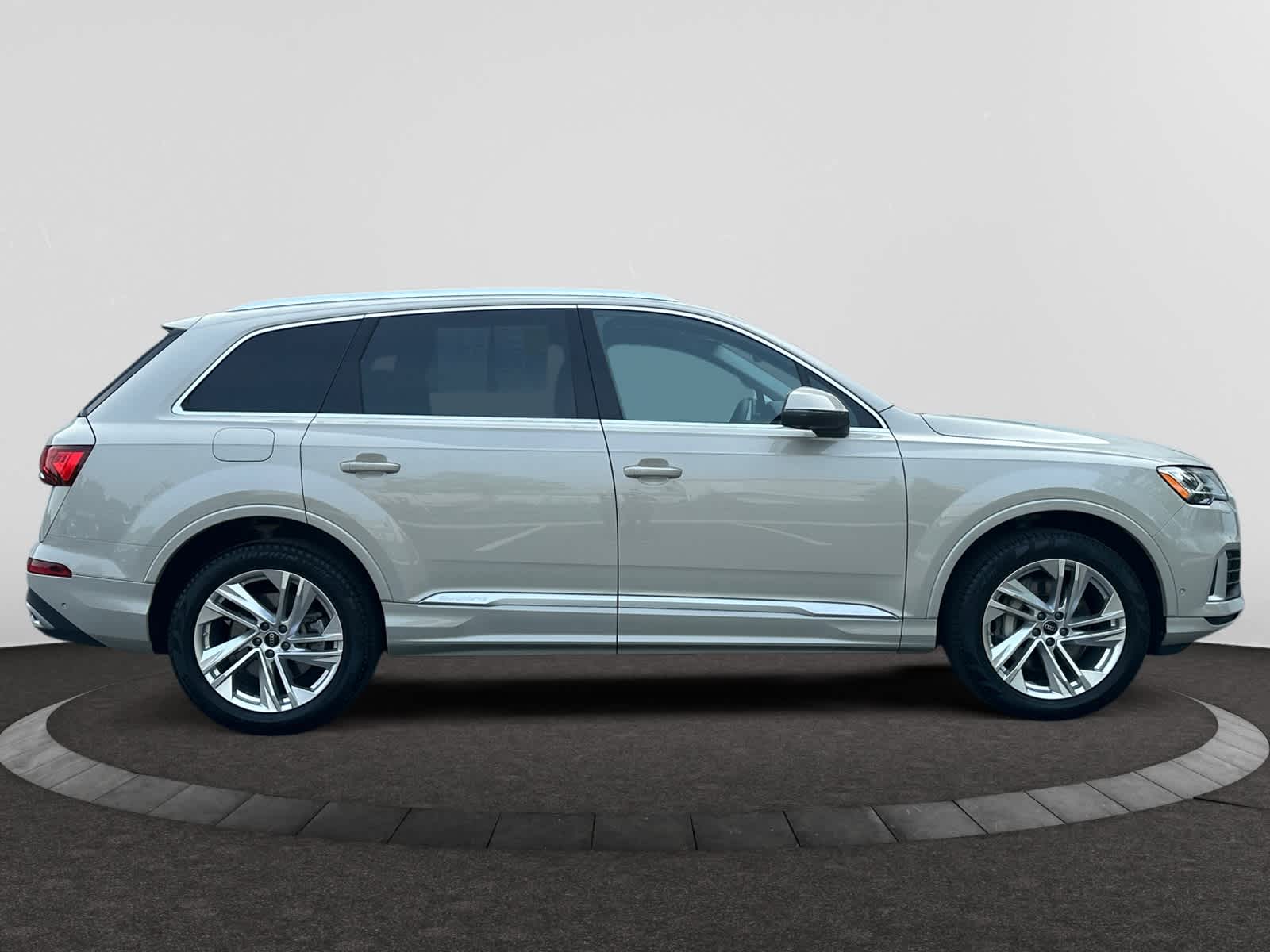 used 2023 Audi Q7 car, priced at $40,998