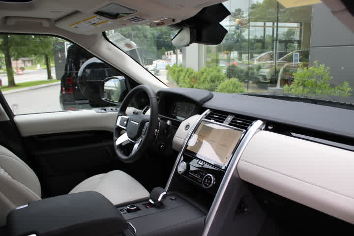 new 2024 Land Rover Discovery car, priced at $71,458