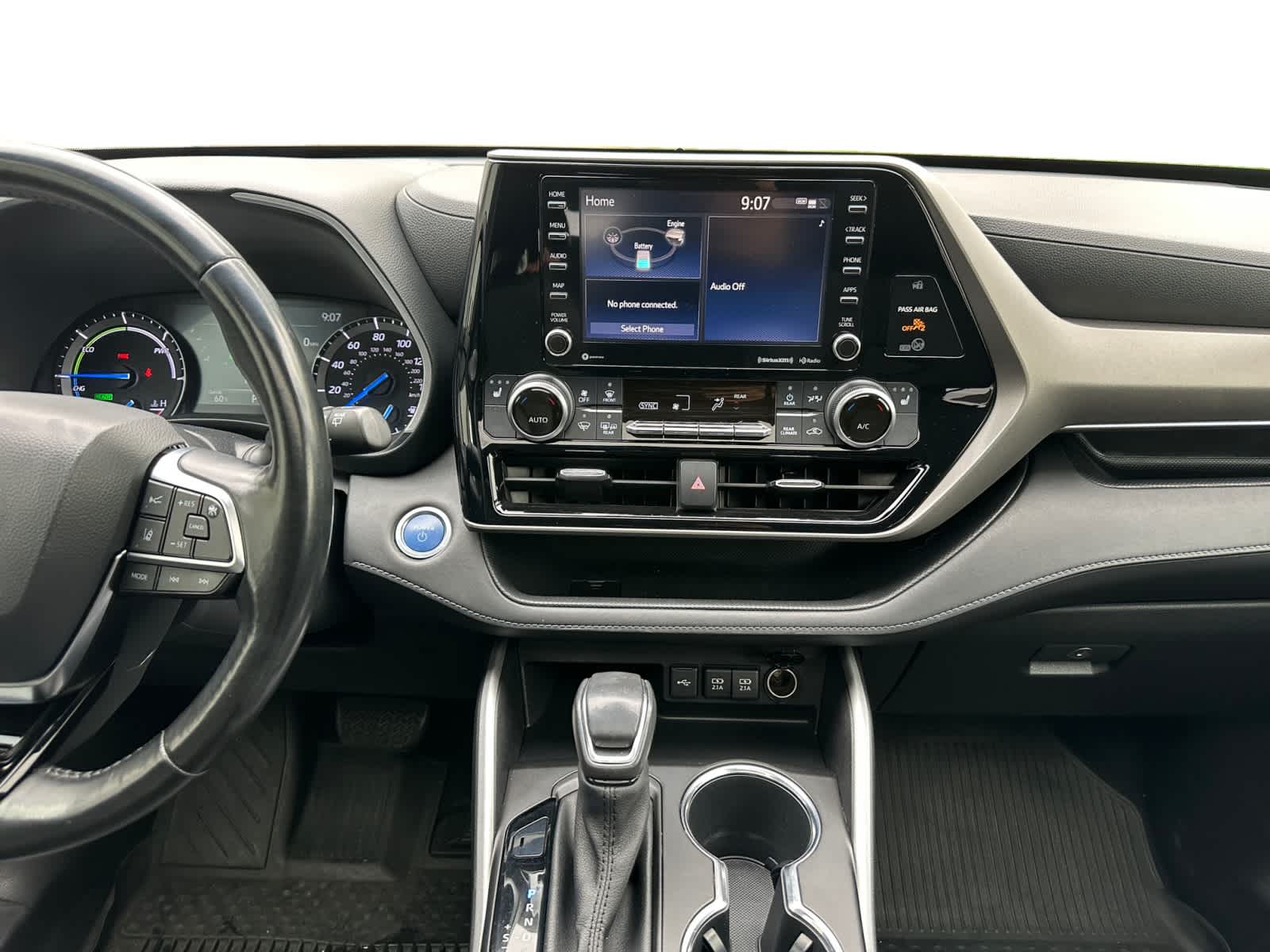used 2020 Toyota Highlander Hybrid car, priced at $26,998