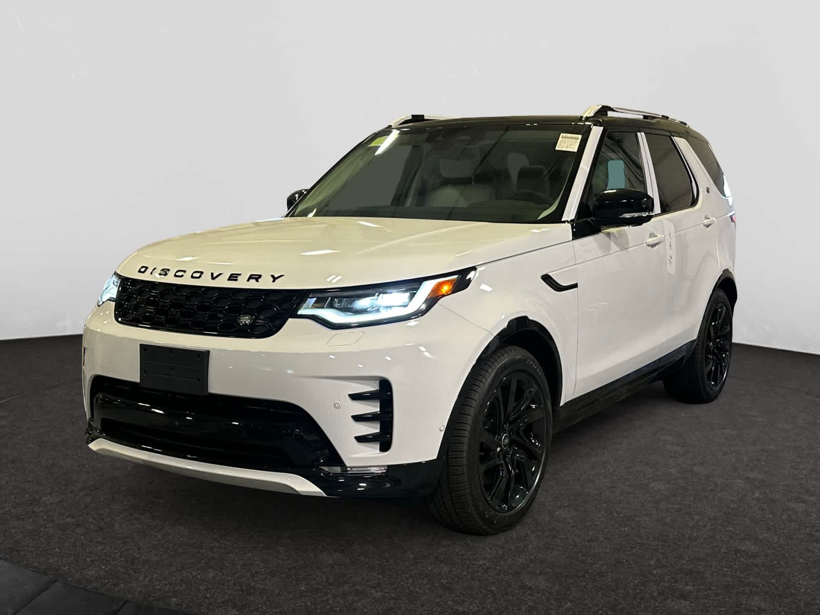 new 2025 Land Rover Discovery car, priced at $77,443
