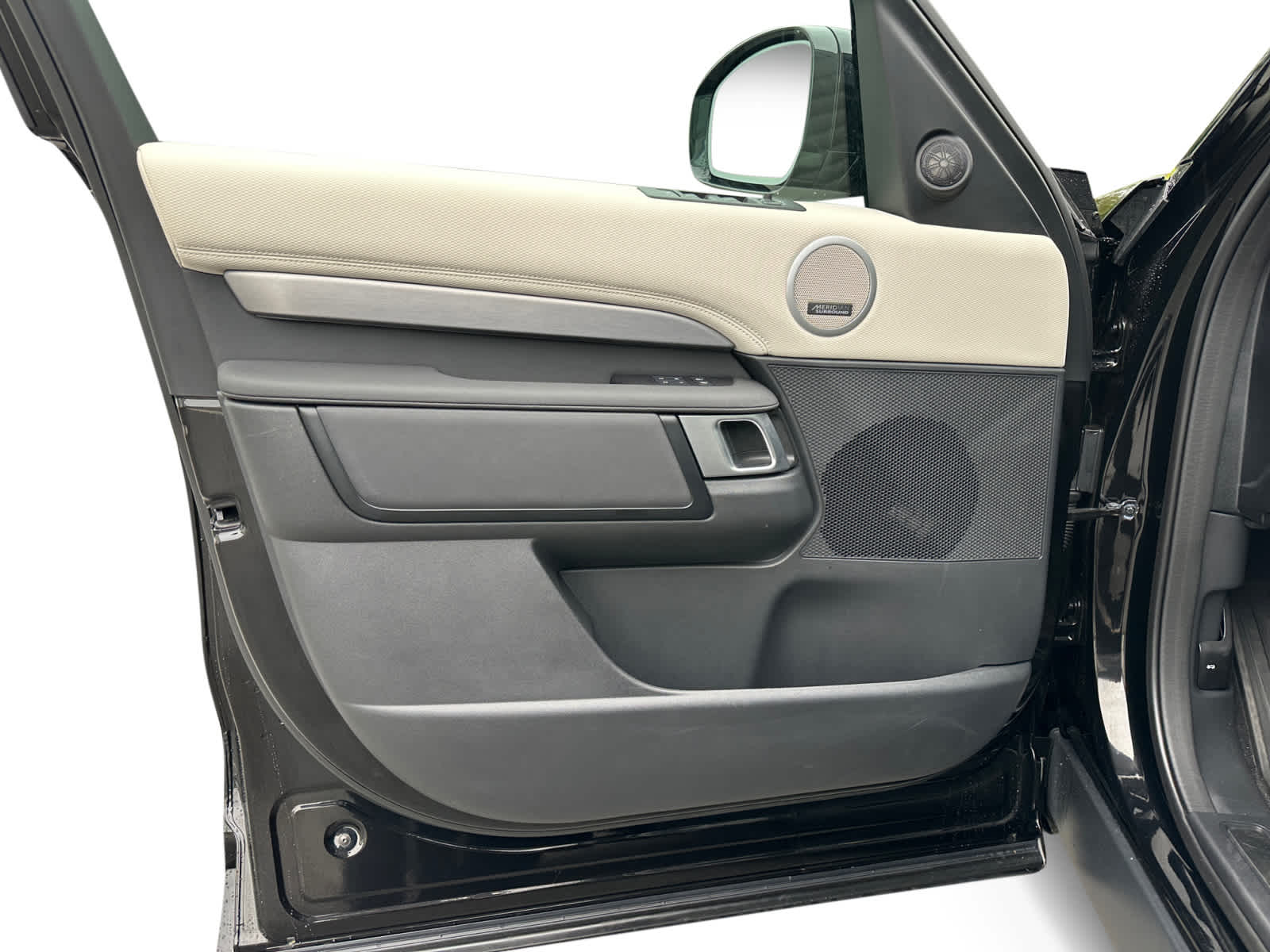 used 2024 Land Rover Discovery car, priced at $59,998