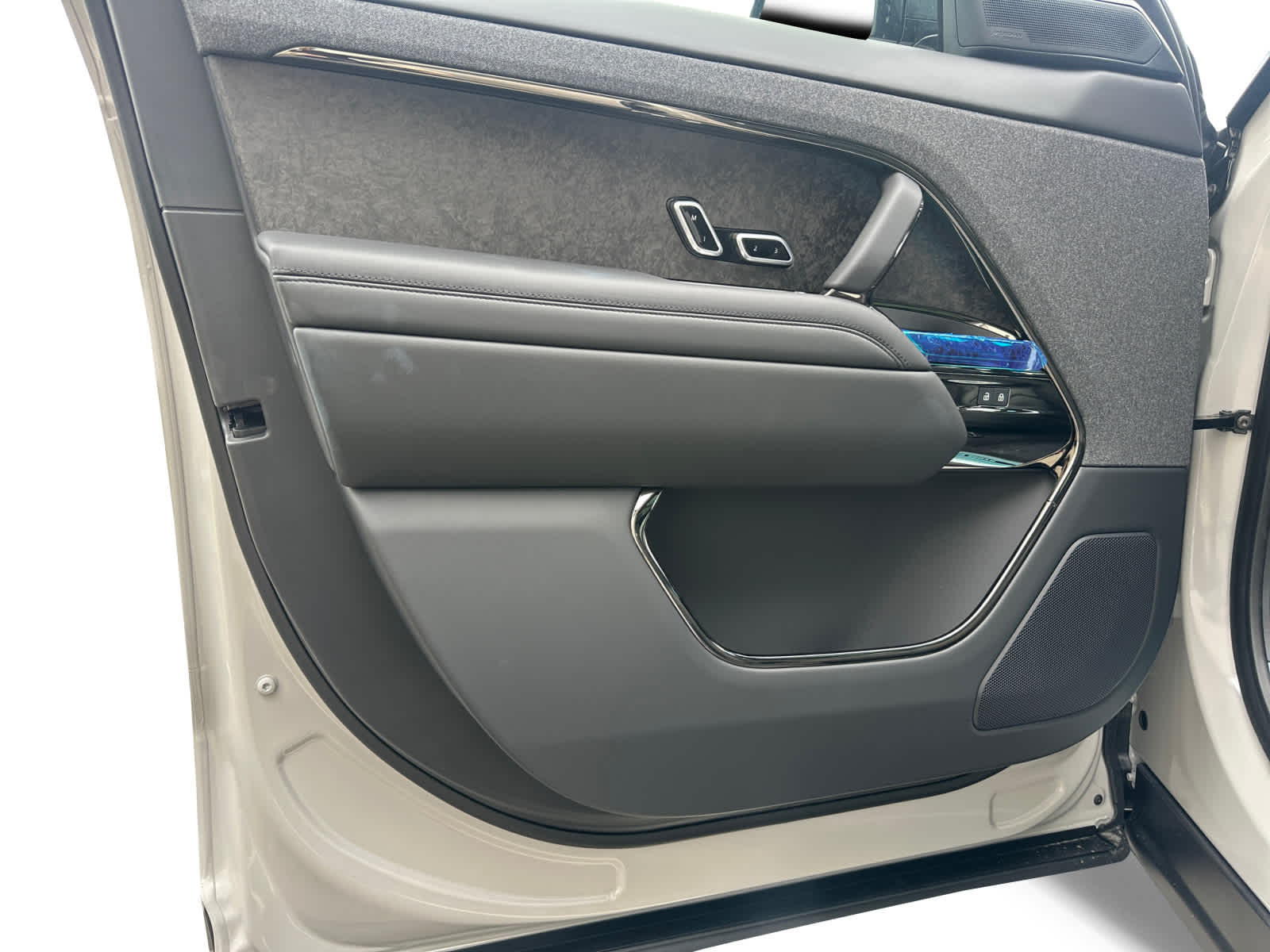 new 2025 Land Rover Range Rover Sport car, priced at $107,470