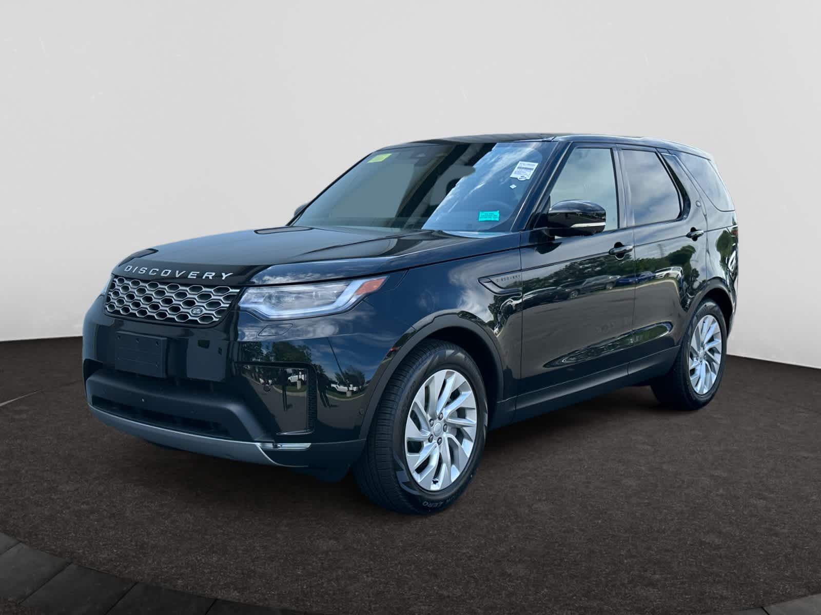 new 2025 Land Rover Discovery car, priced at $64,718